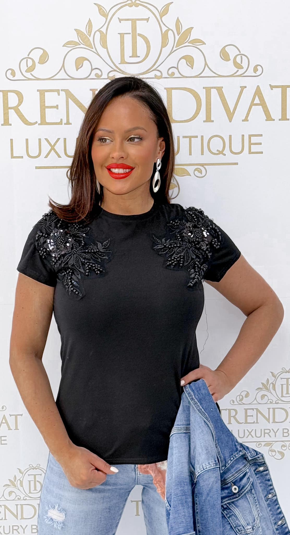 T-shirt with beaded floral pattern - Image 4