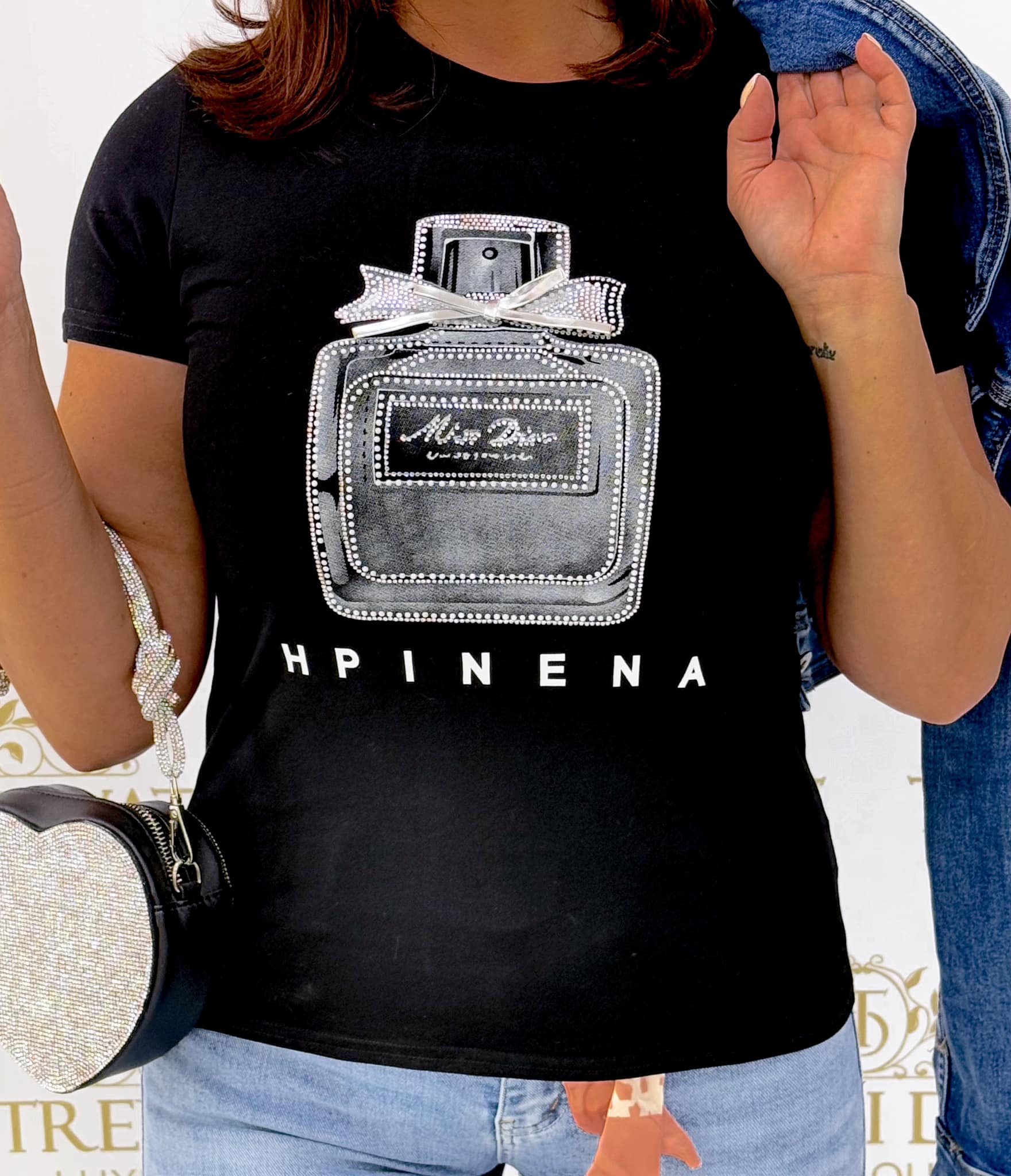 Perfume pattern T-shirt with stones - Image 5