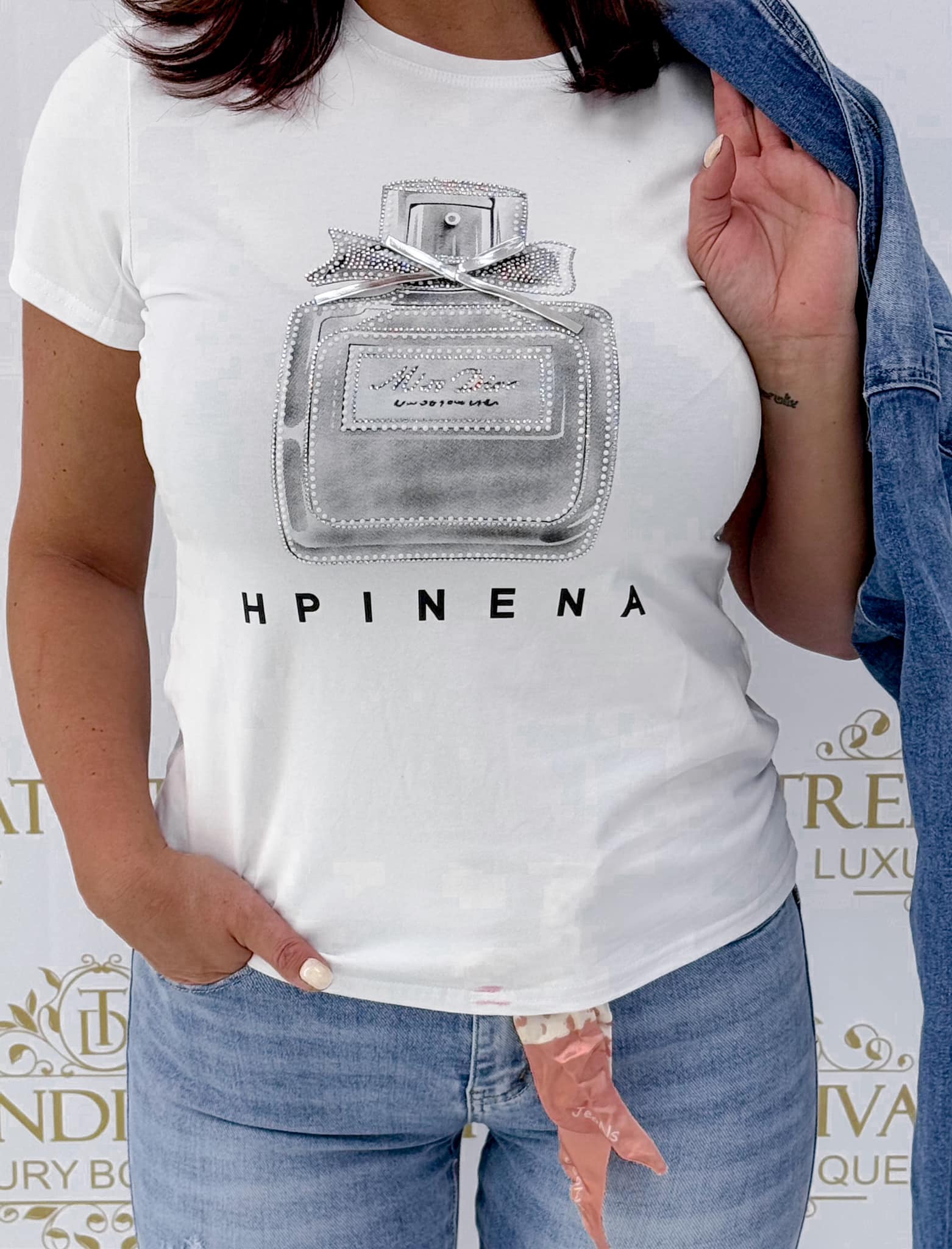 Perfume pattern T-shirt with stones - Image 12