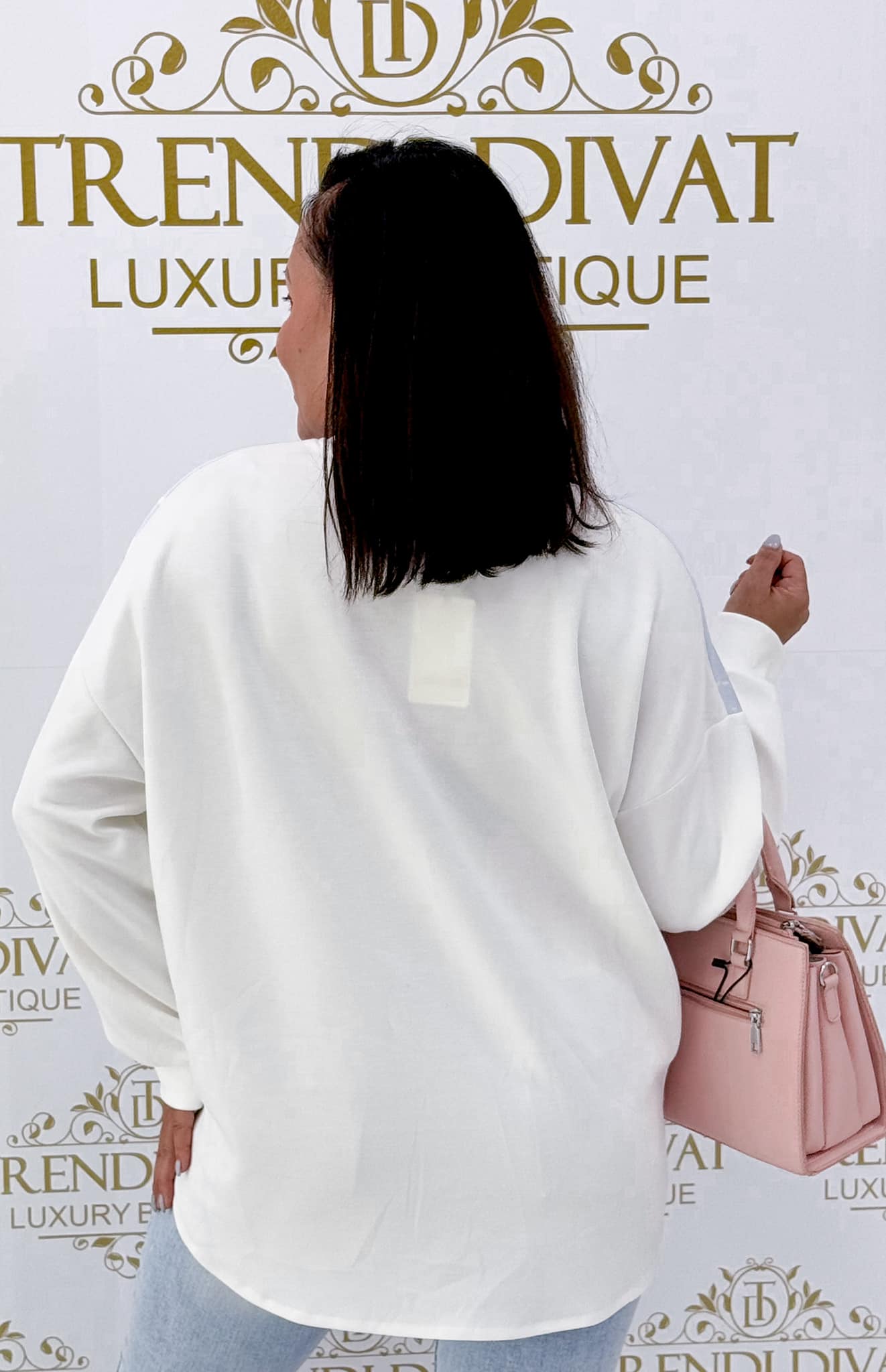 Special patterned, loose-fitting sweater with stones - Image 10