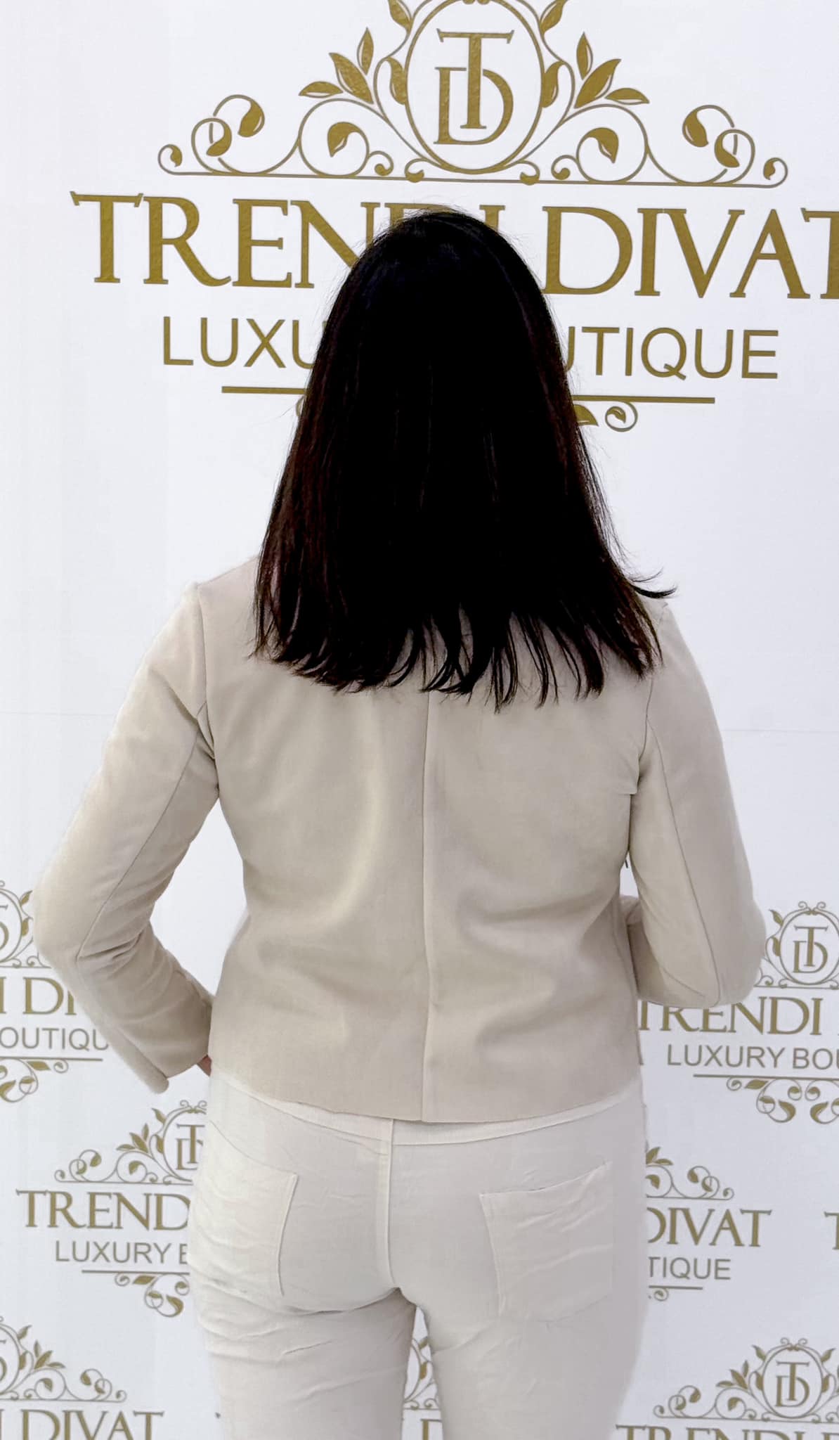 Short collar, short style, suede small coat with zipper trim - Image 15