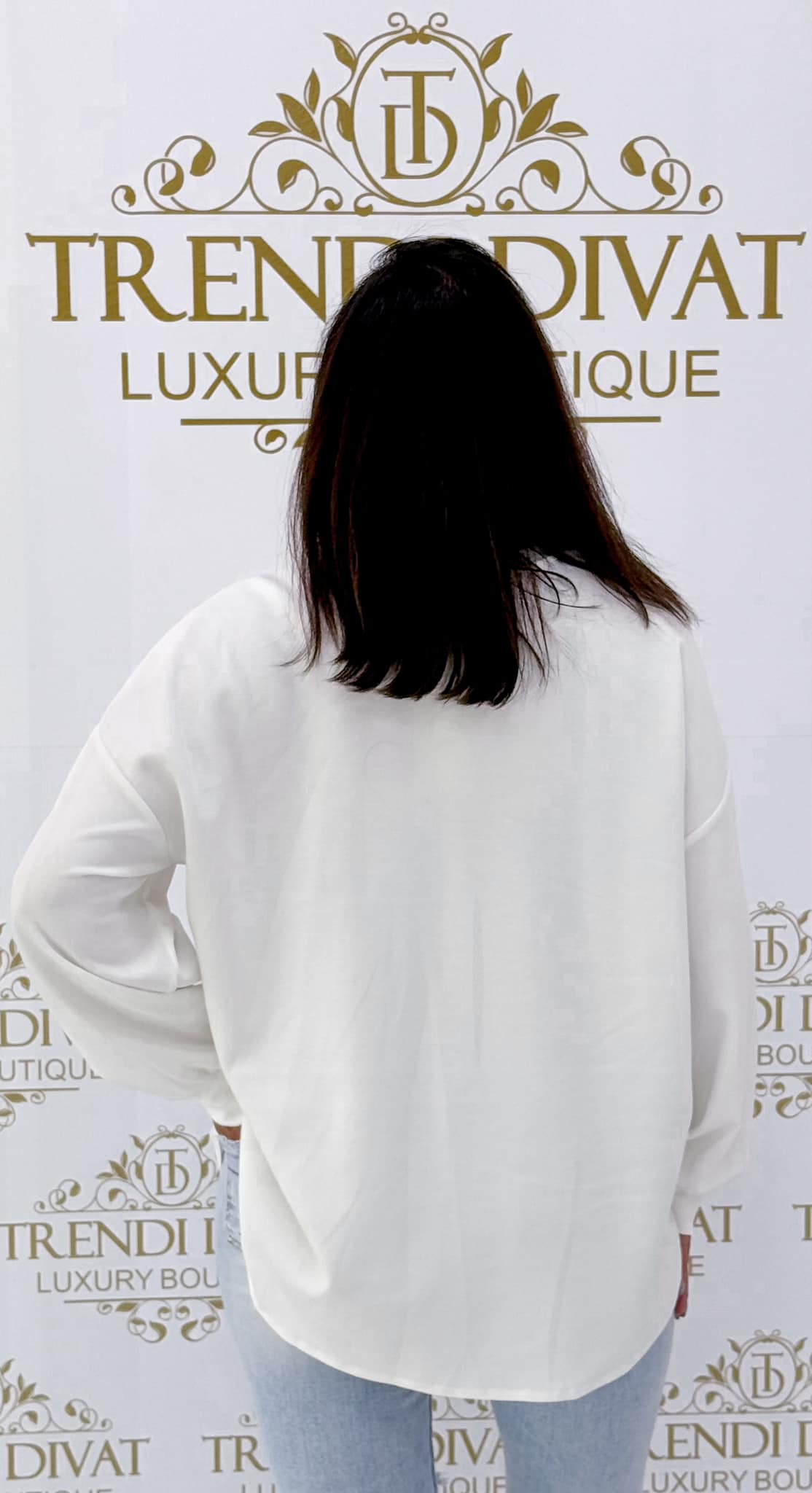 Special patterned, loose-fitting sweater with stones - Image 15