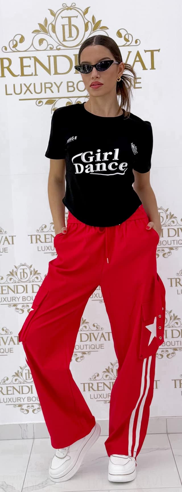 Sleek, sporty ensemble with side pocket pants - Image 5