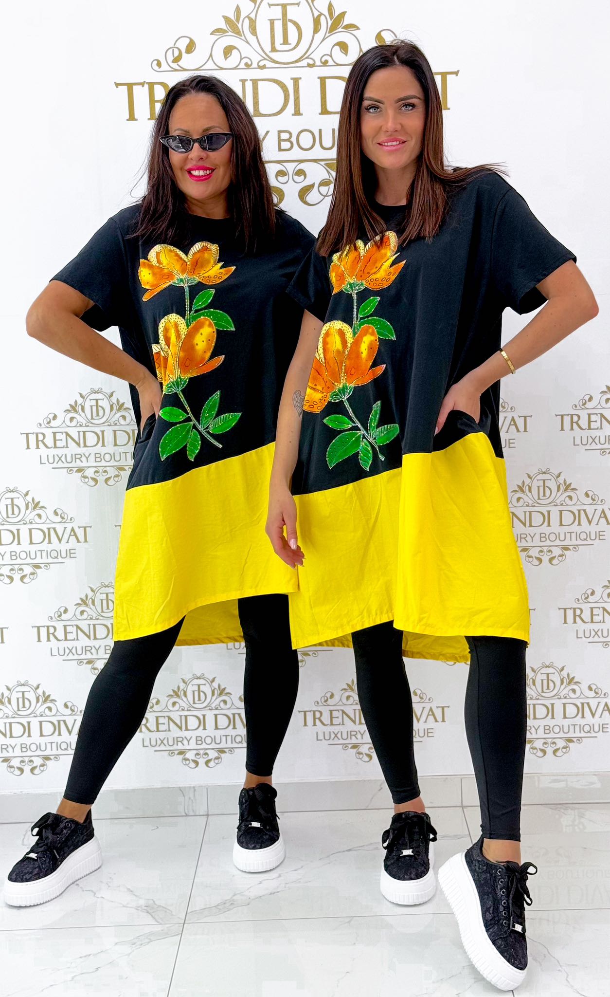 Kövekkel díszített virág mintázatú, laza fazonú tunika