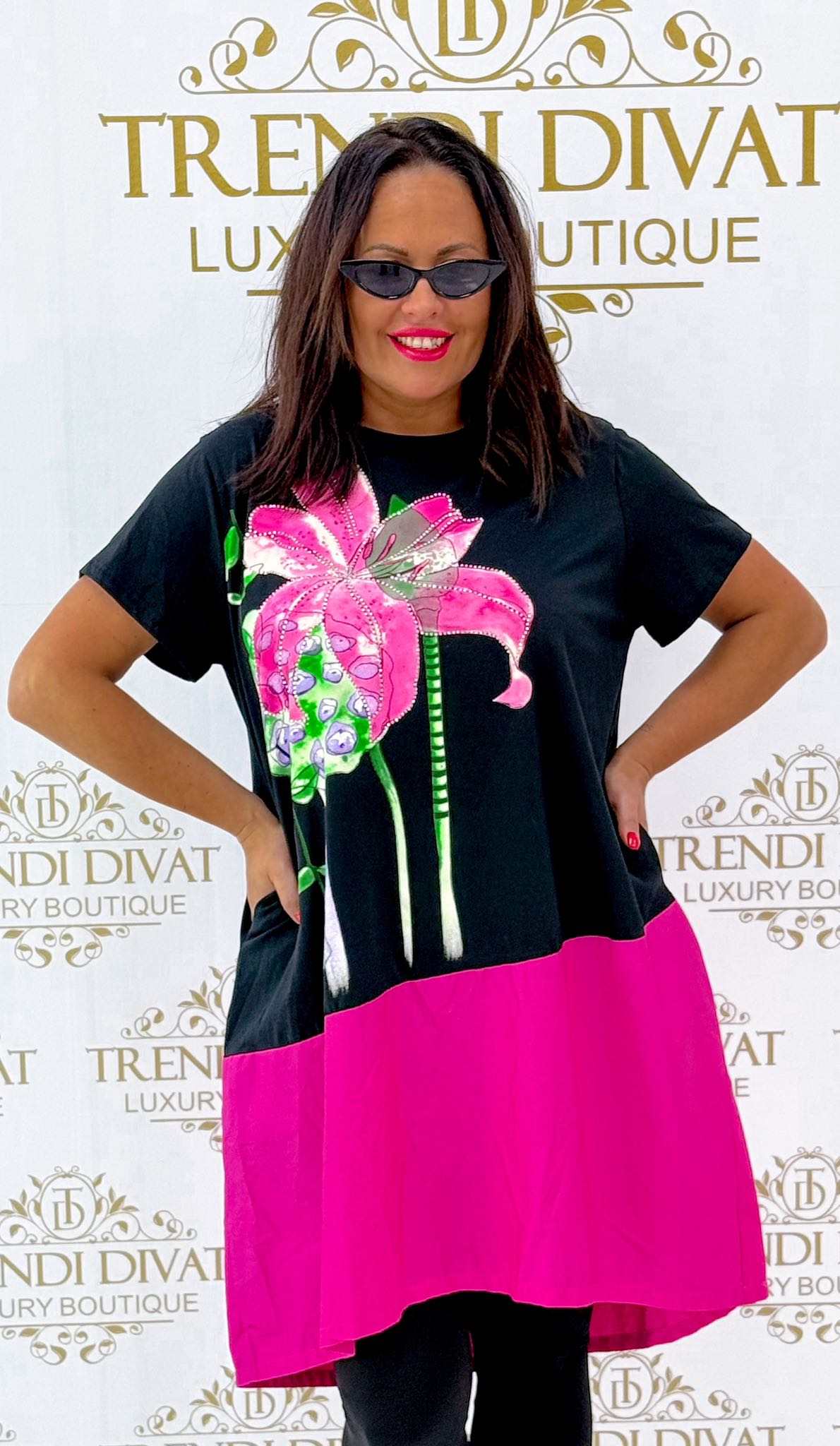 Kövekkel díszített virág mintázatú, laza fazonú tunika - Image 16