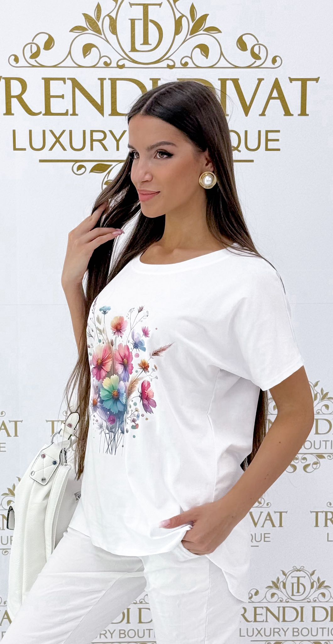 Plus size, elől rövidebb fazonú, színes virág mintázatú felső - Image 8