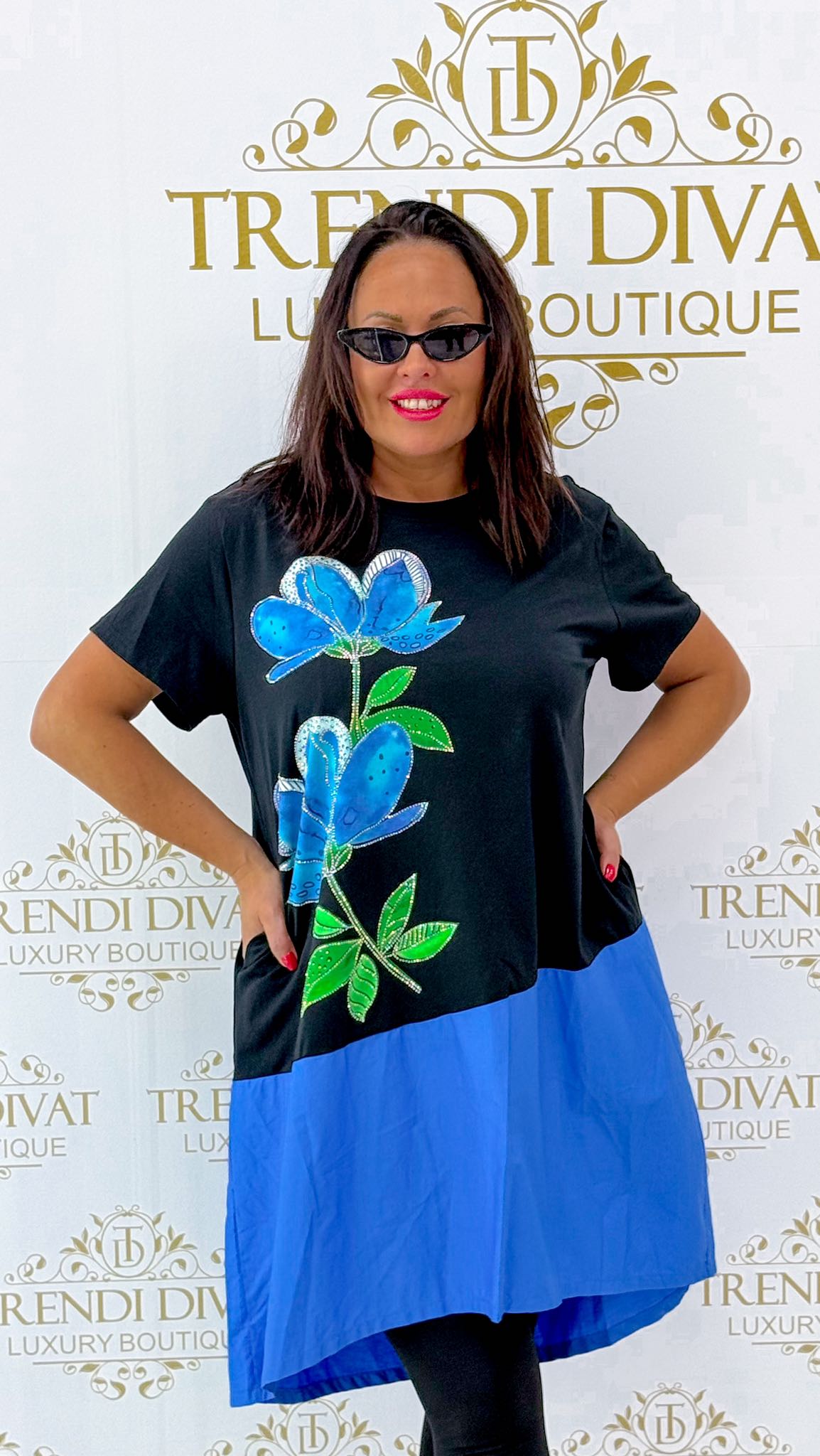 Kövekkel díszített virág mintázatú, laza fazonú tunika - Image 10