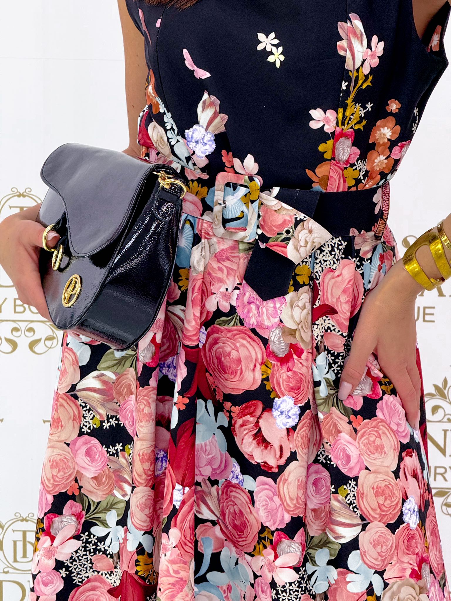 Sleeveless floral maxi dress with belt - Image 10
