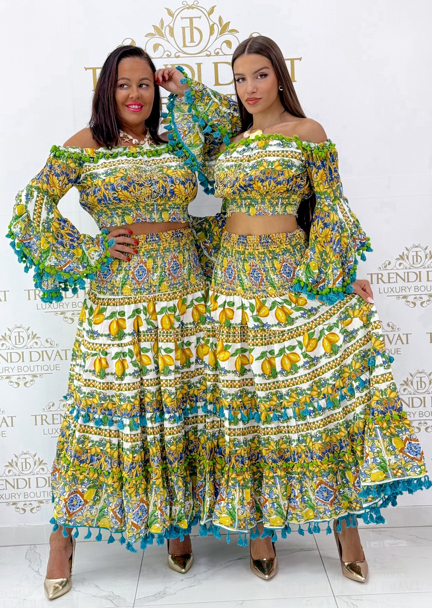 Lenge anyagú, tölcsér ujjú, egyedi mintázatú kétrészes együttes - Image 4