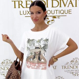 Plus size, kalapos női mintázatú felső