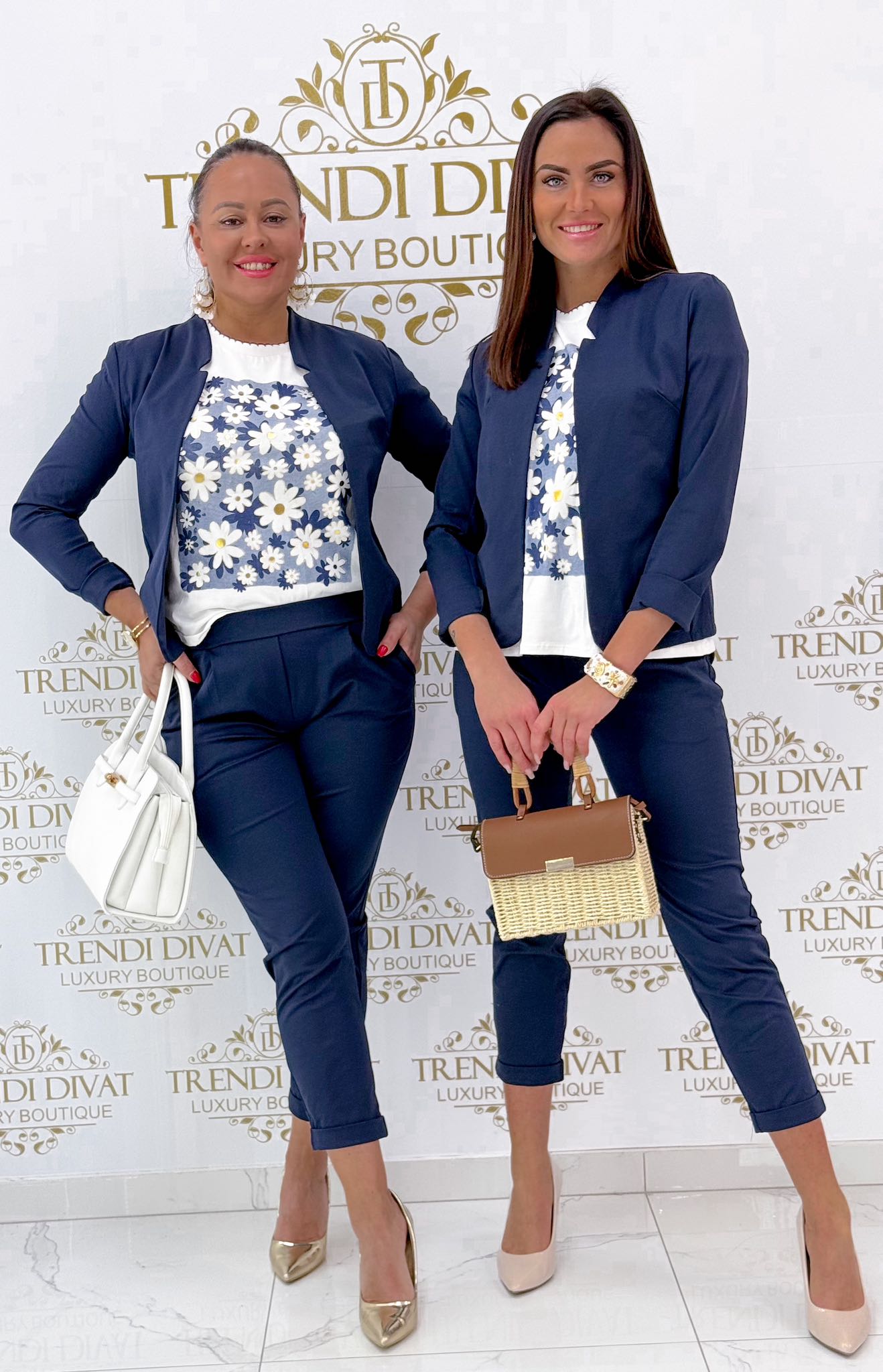 Elasztikus vászon anyagú együttes - Image 30