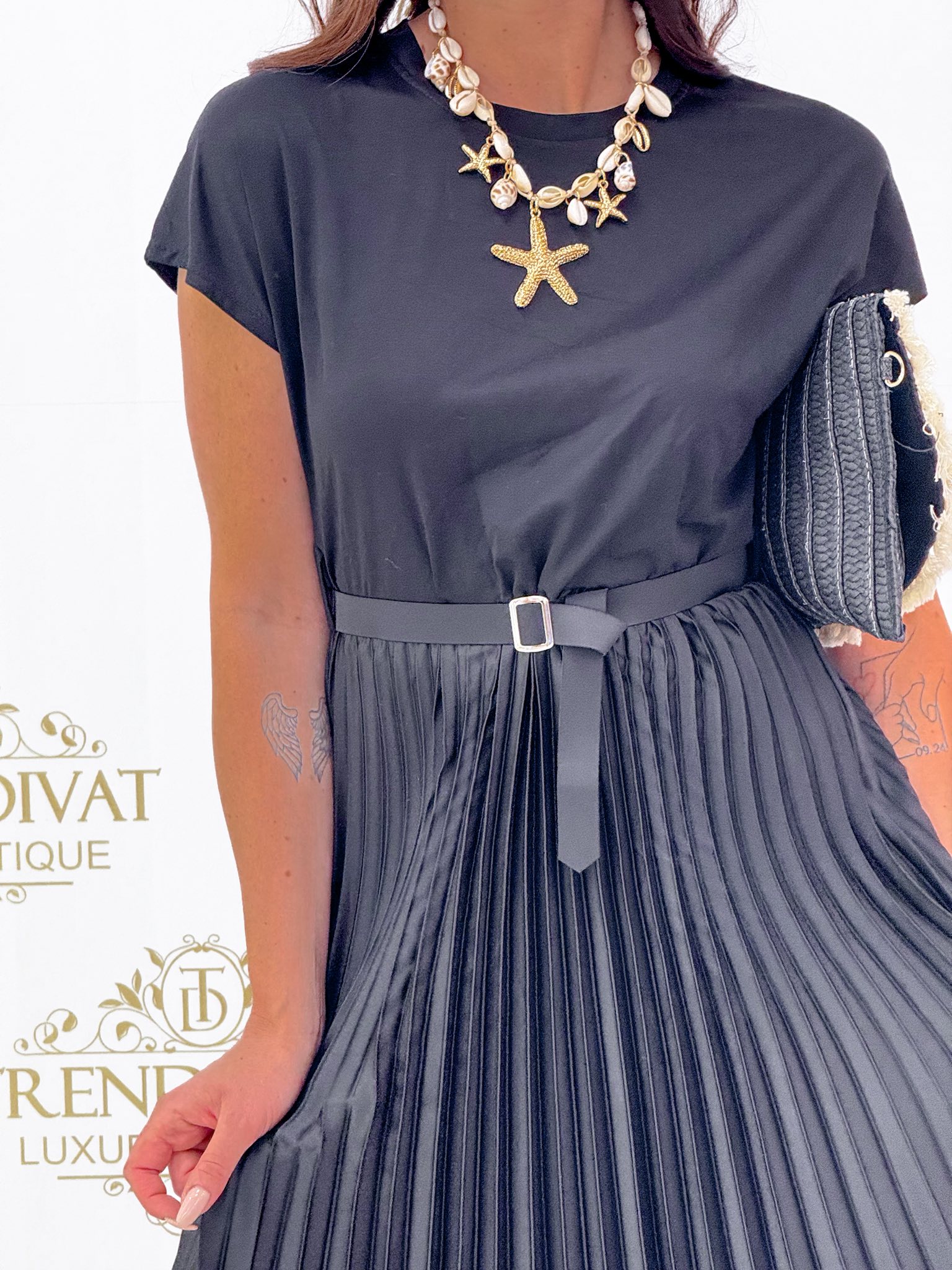 Felül pamut hatású, szatén pliszírozott szoknyarészes ruha, övvel - Image 4