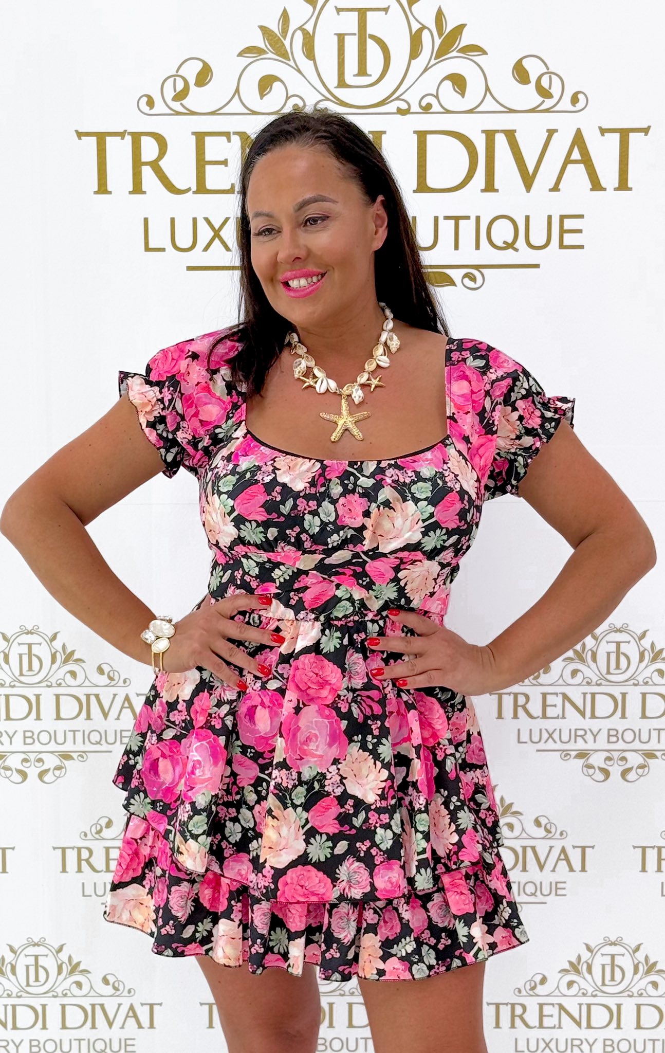 Little dress with ruffled floral pattern tied at the waist - Image 4