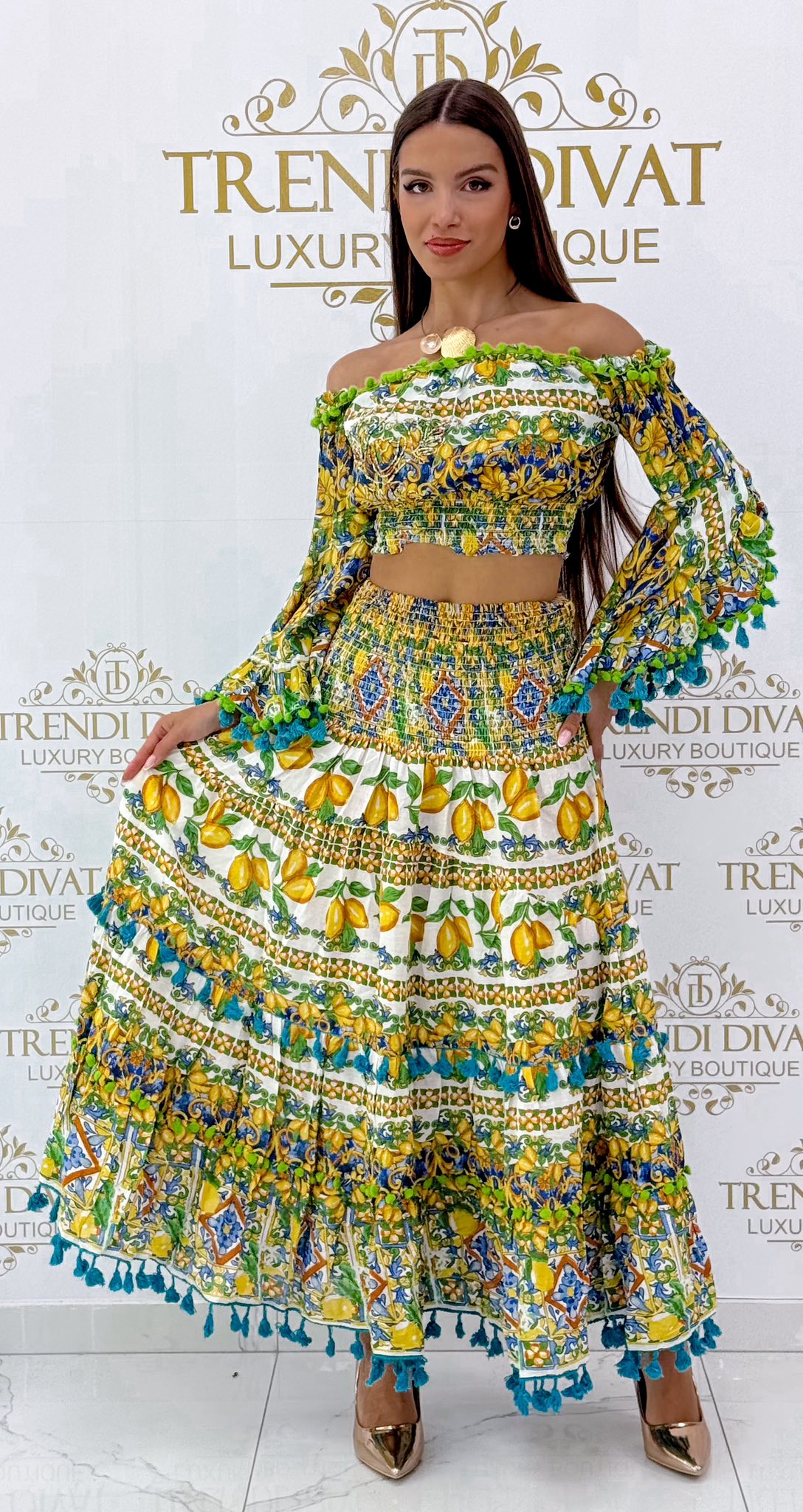 Lenge anyagú, tölcsér ujjú, egyedi mintázatú kétrészes együttes - Image 8