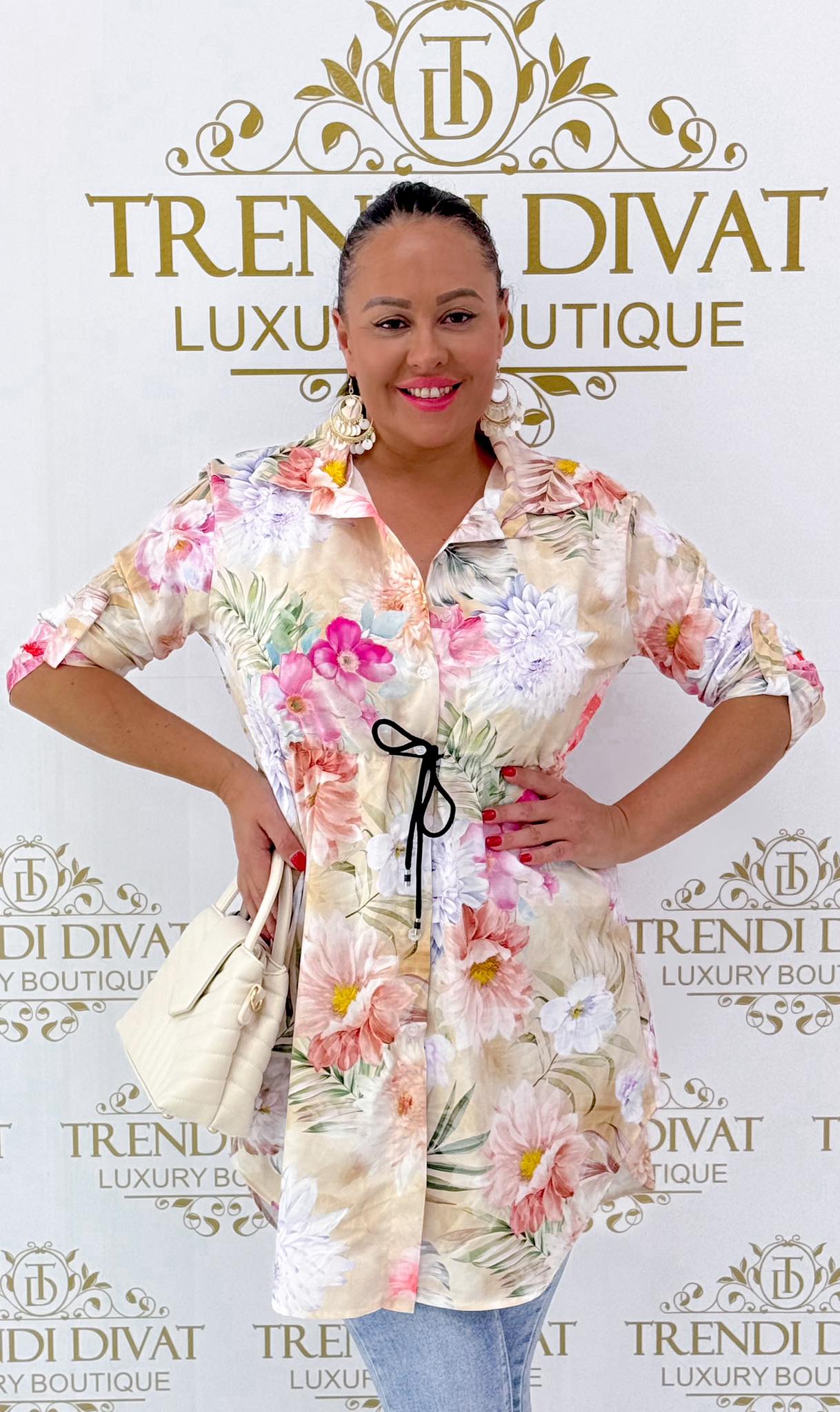 Derekánál megkötős, virág mintázatú, lenge anyagú ingruha - Image 9