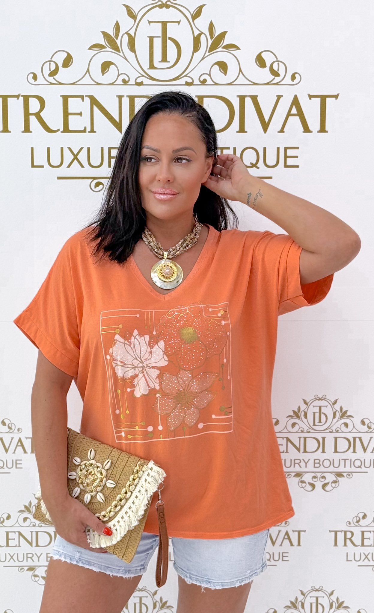 V-nyakú, kövekkel díszített virág mintázatú, laza fazonú felső - Image 9