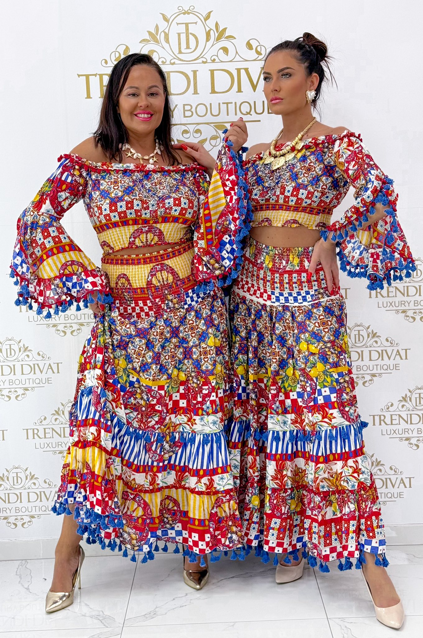 Lenge anyagú, tölcsér ujjú, egyedi mintázatú kétrészes együttes - Image 12