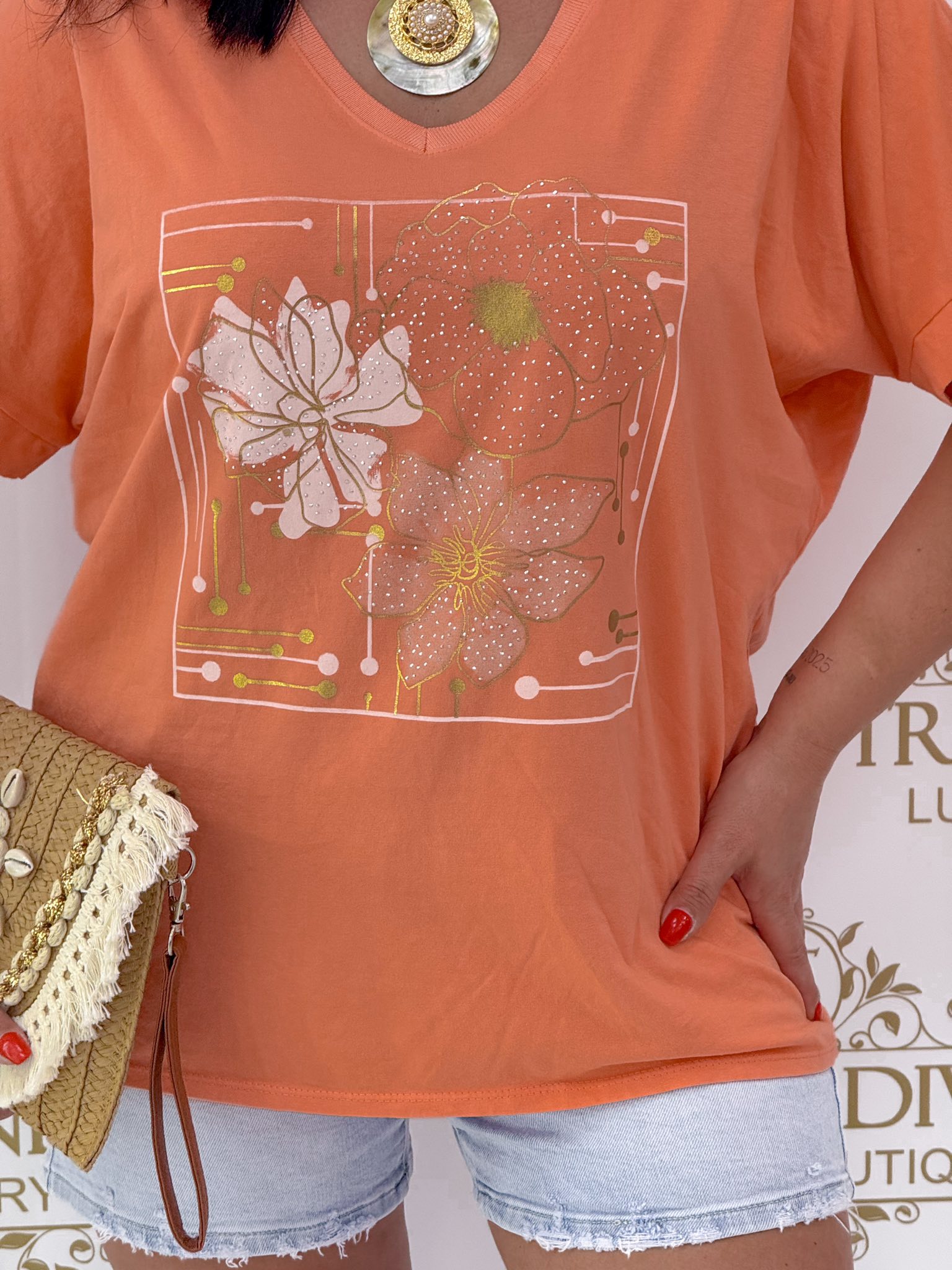 V-nyakú, kövekkel díszített virág mintázatú, laza fazonú felső - Image 10