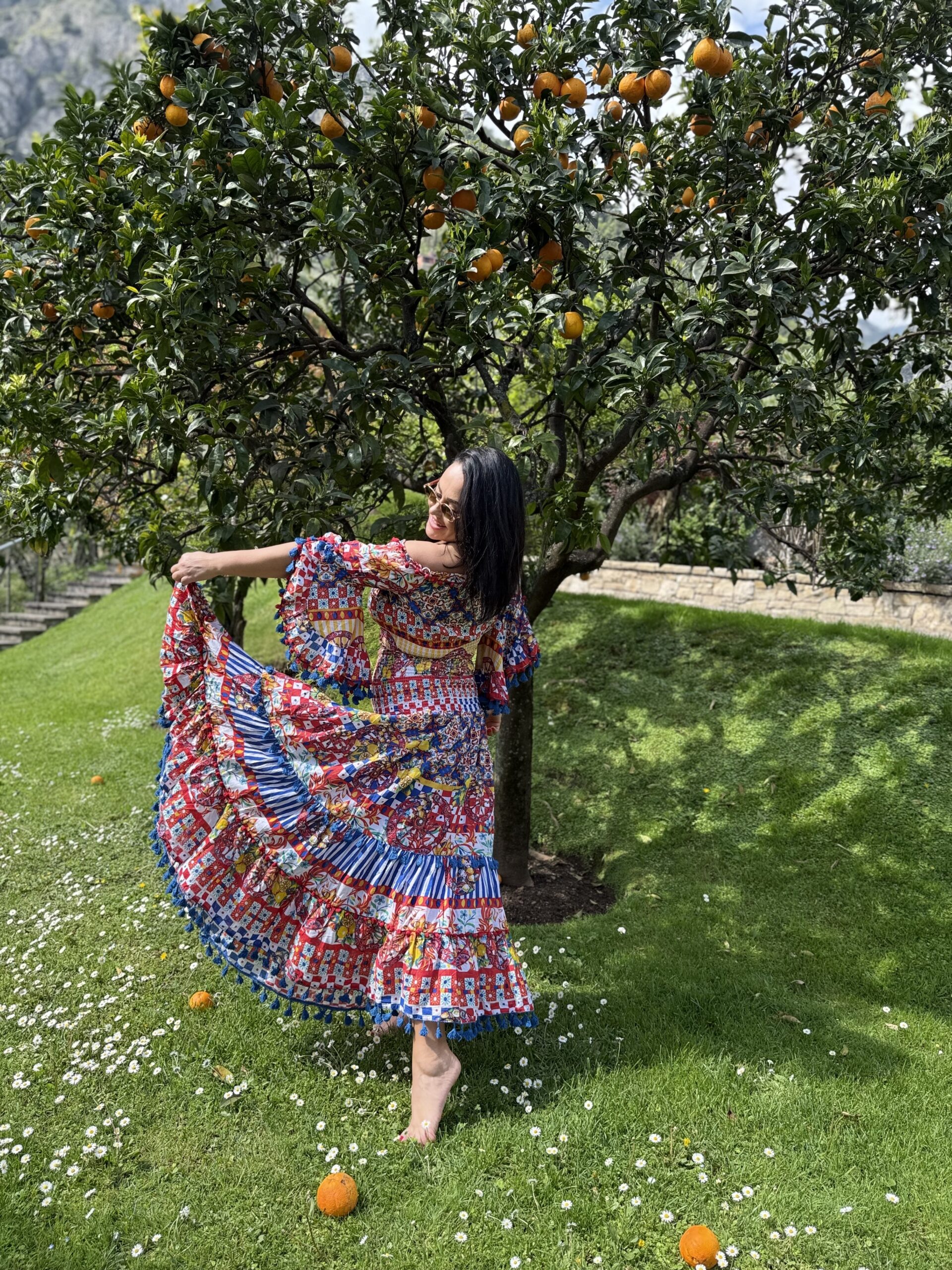 Lenge anyagú, tölcsér ujjú, egyedi mintázatú kétrészes együttes - Image 2