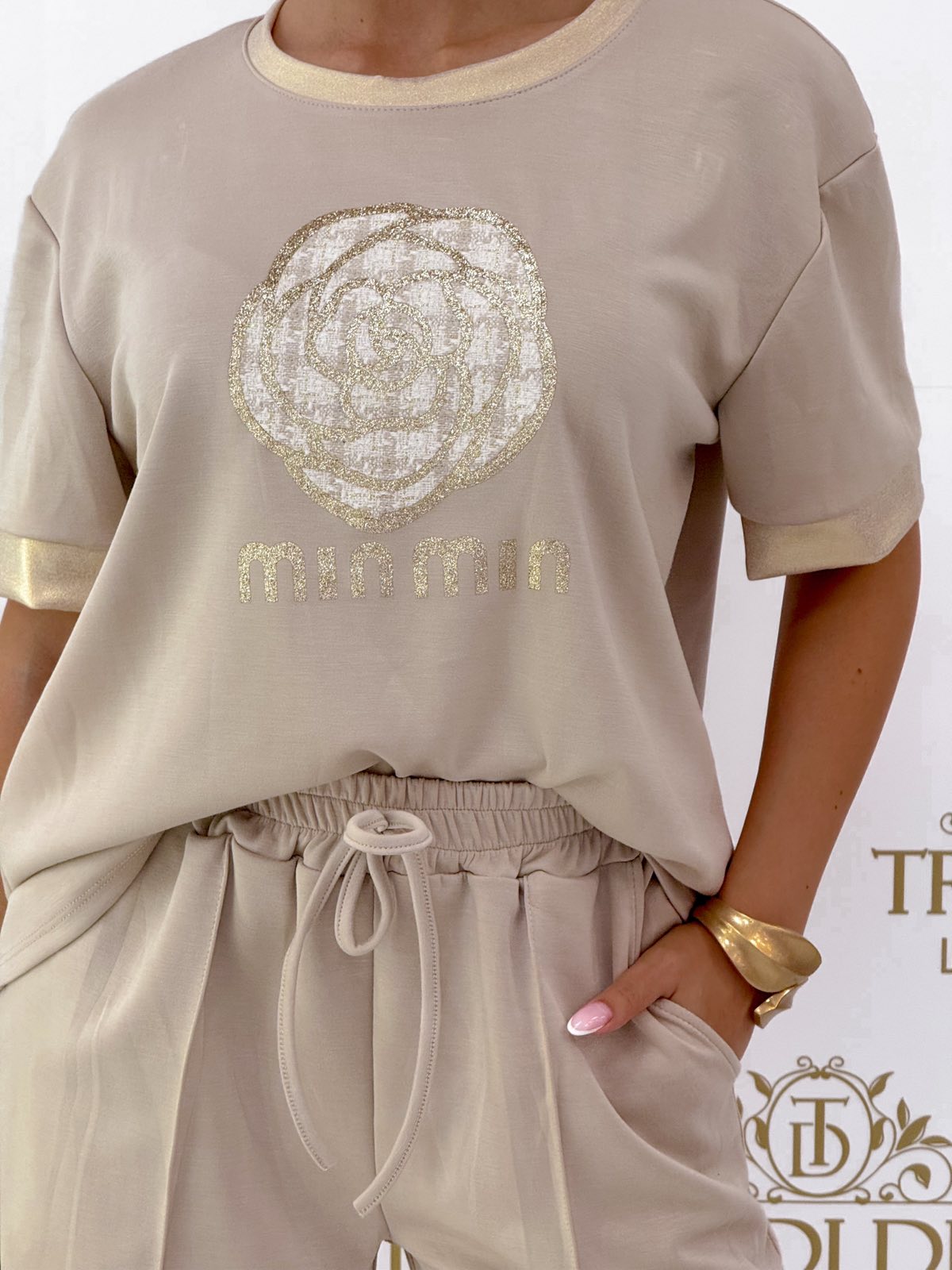 Arany színű szegélyes, virág mintázatú, kétrészes együttes - Image 7