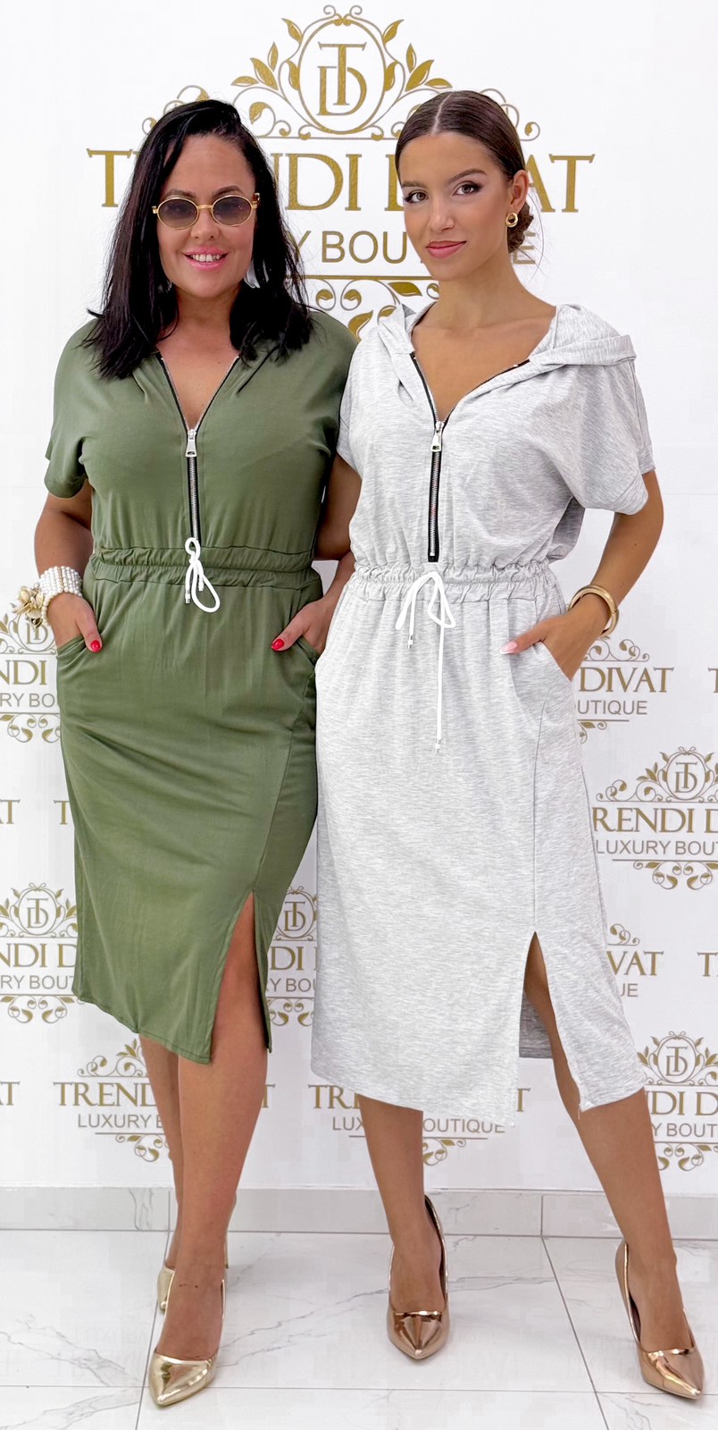 Gumis derekú, kapucnis, elől felsliccelt pólóruha