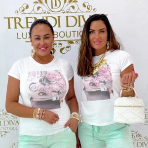 Vintage autó mintázatú póló