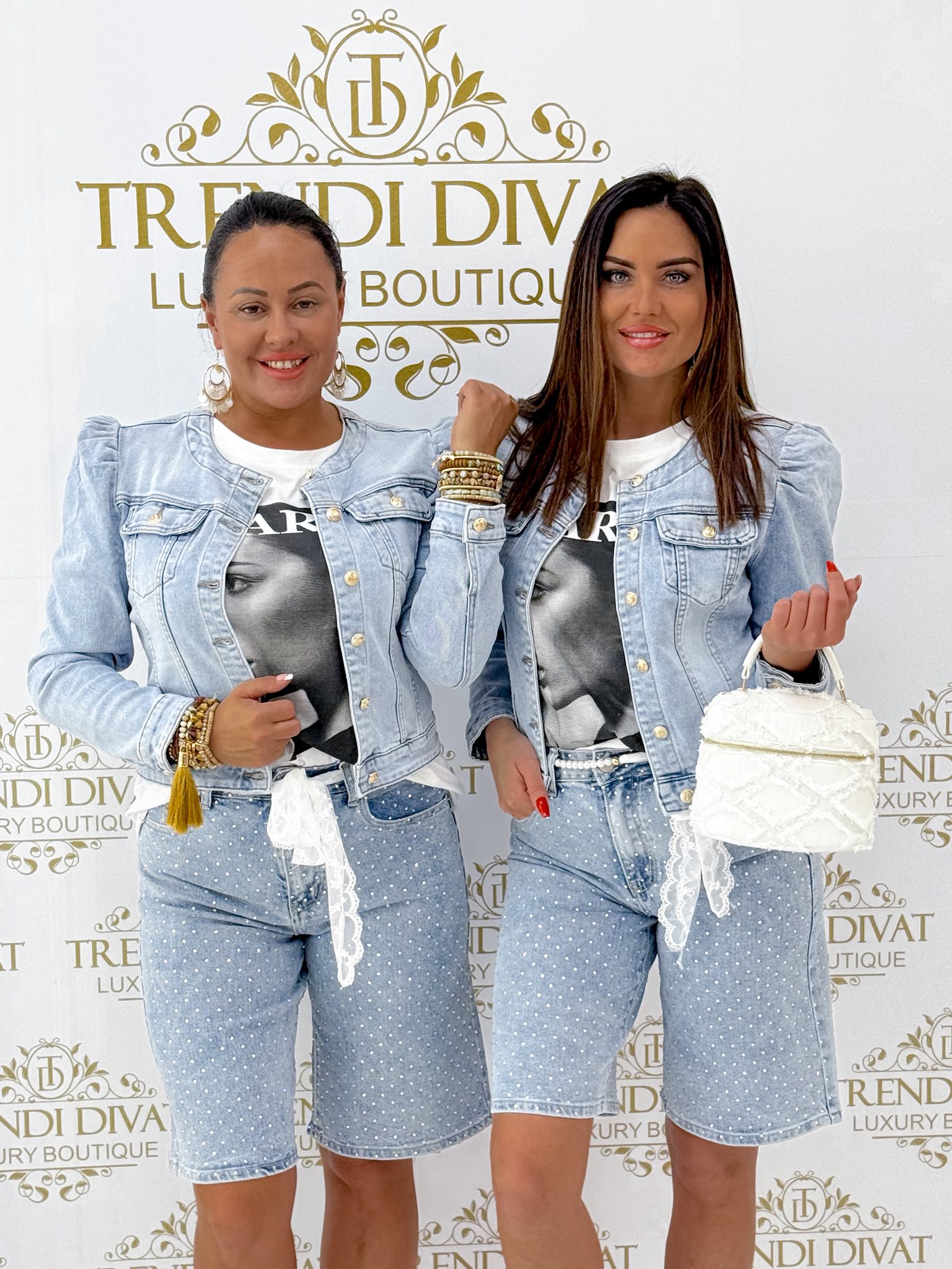 Kerek nyakú, arany színű gombokkal díszített, puffos vállú farmer kabát „C207-C” - Image 3