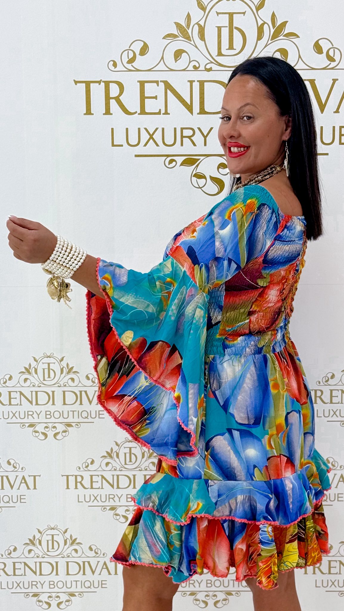 Egyedi tölcsér ujjú, mell résznél gumírozott, mintás fodros kis ruha - Image 13