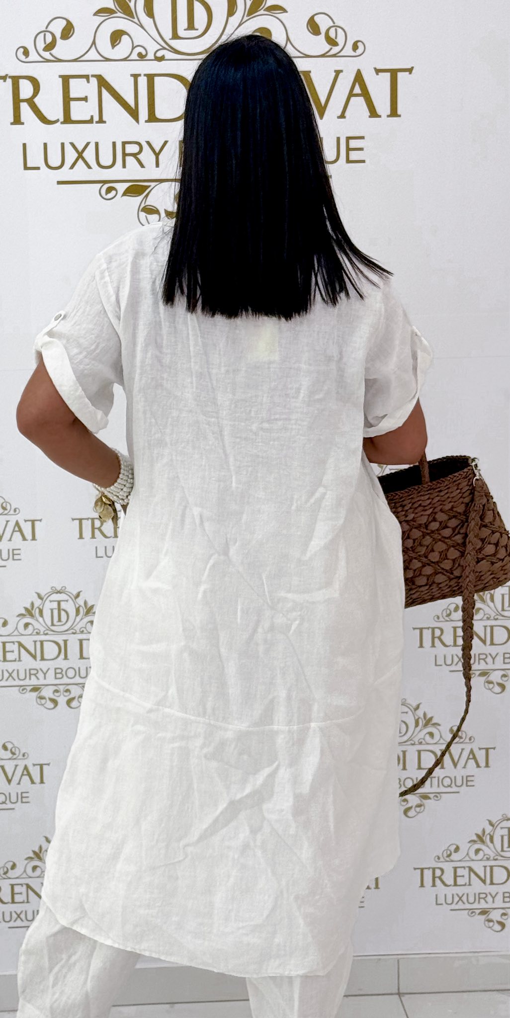 Lenvászon hatású galléros ing tunika, virágos kitűzővel - Image 16