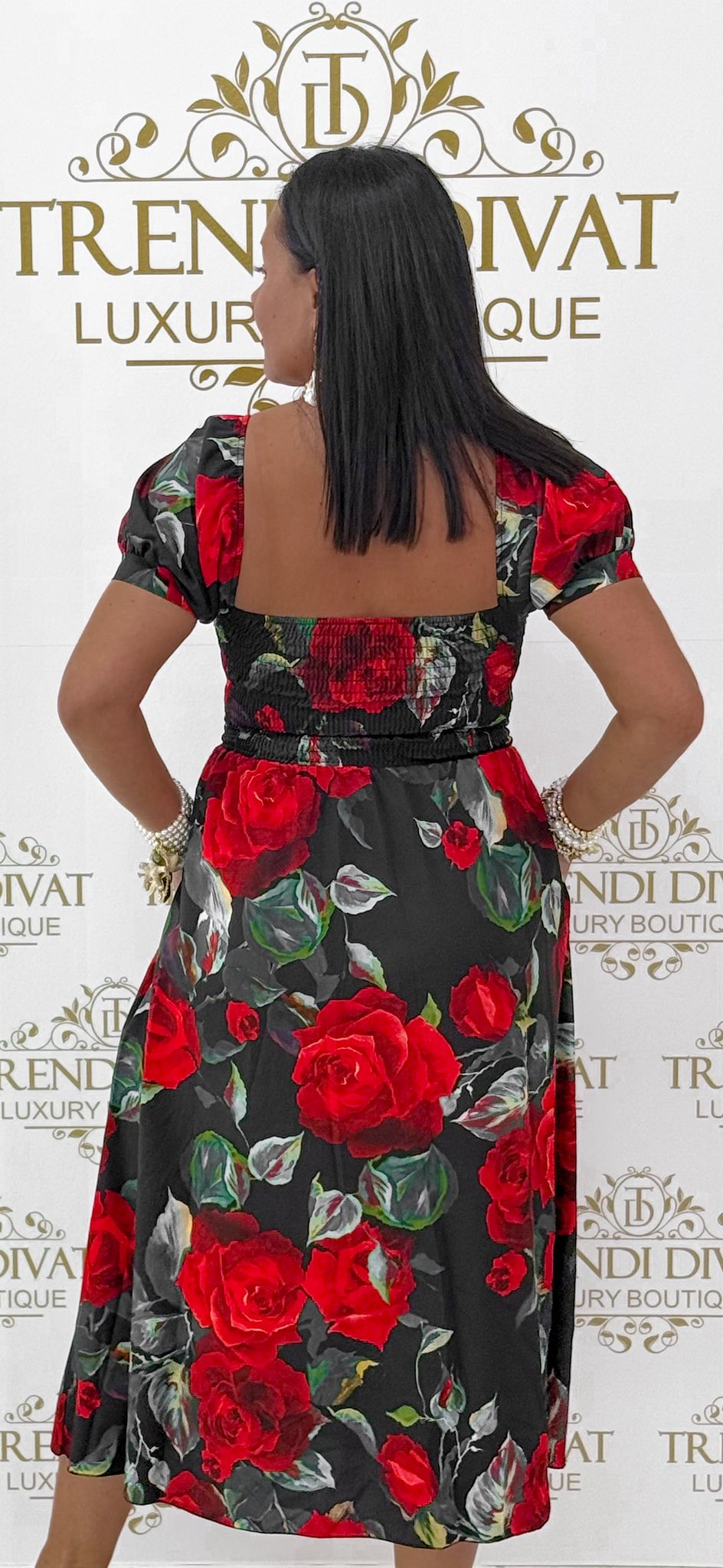 Puffos ujjú, különleges fazonú, rózsa mintás, zsebes midi ruha - Image 15