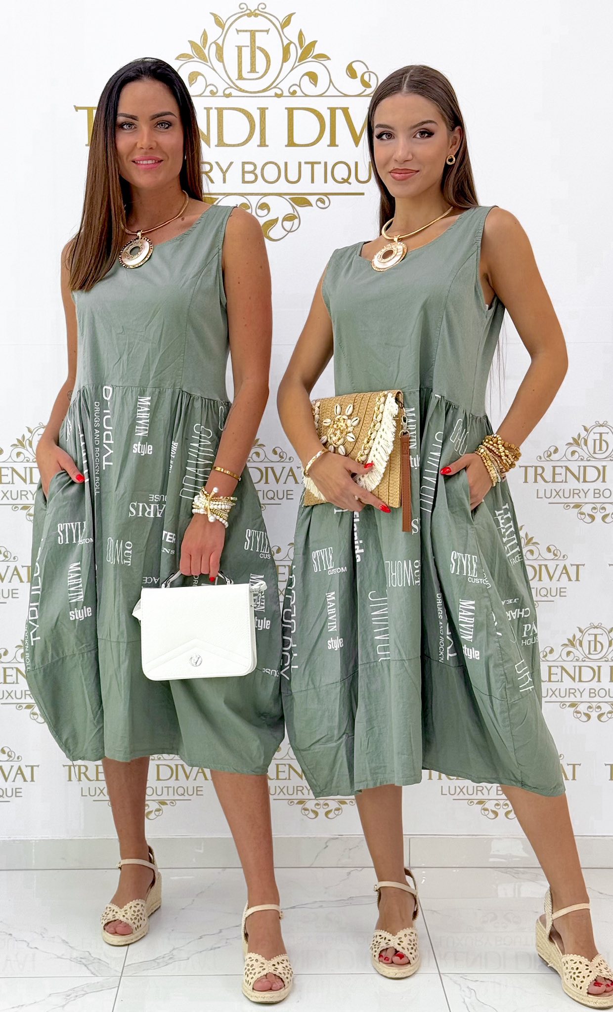 Bordázott anyagú felsőrészes, feliratos vászon szoknyarészes hagymaruha - Image 16