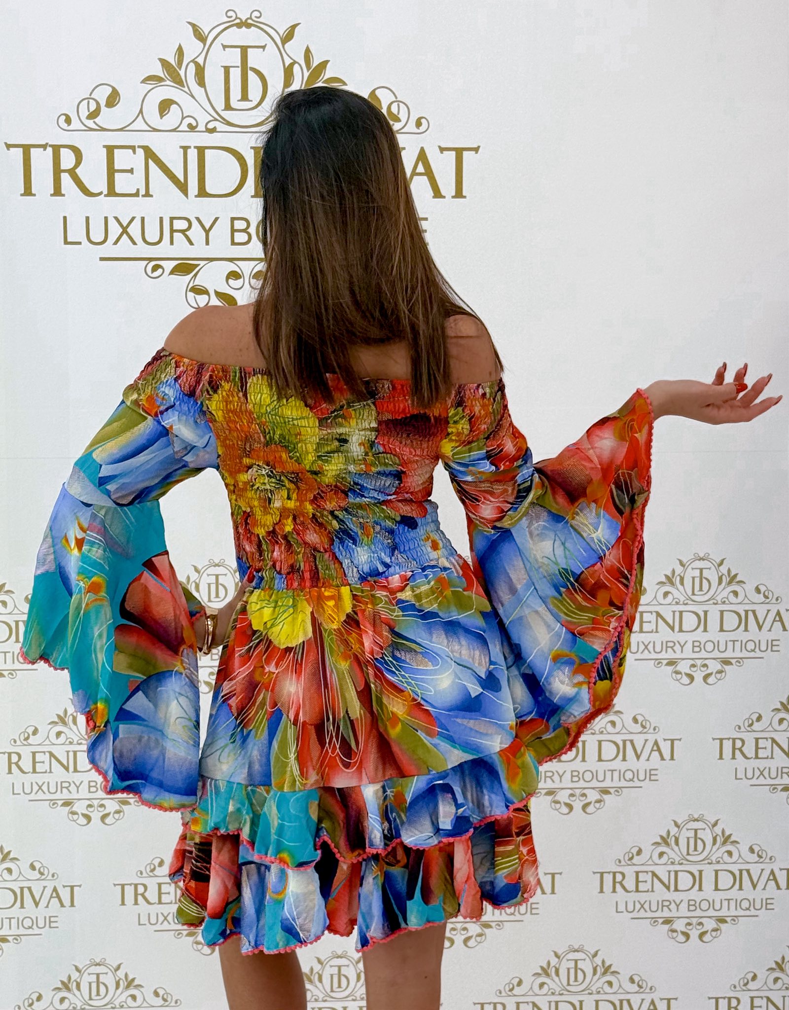 Egyedi tölcsér ujjú, mell résznél gumírozott, mintás fodros kis ruha - Image 17