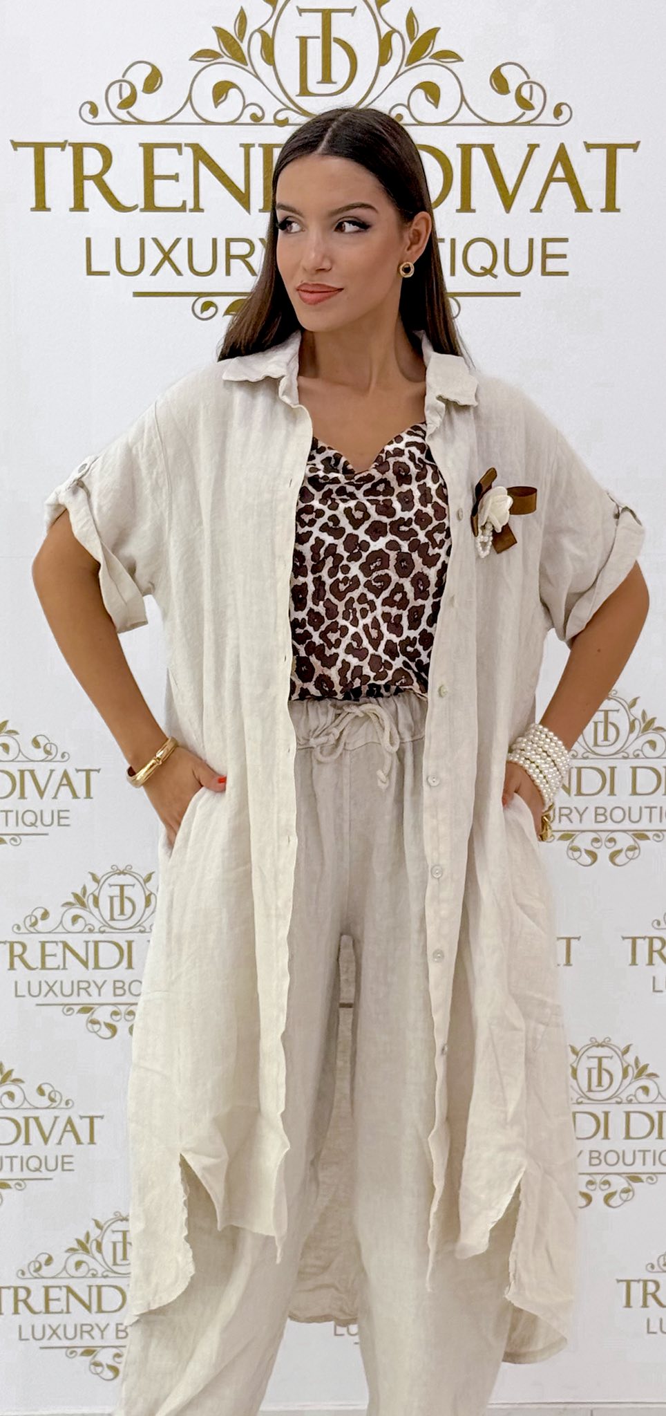 Lenvászon hatású galléros ing tunika, virágos kitűzővel - Image 21