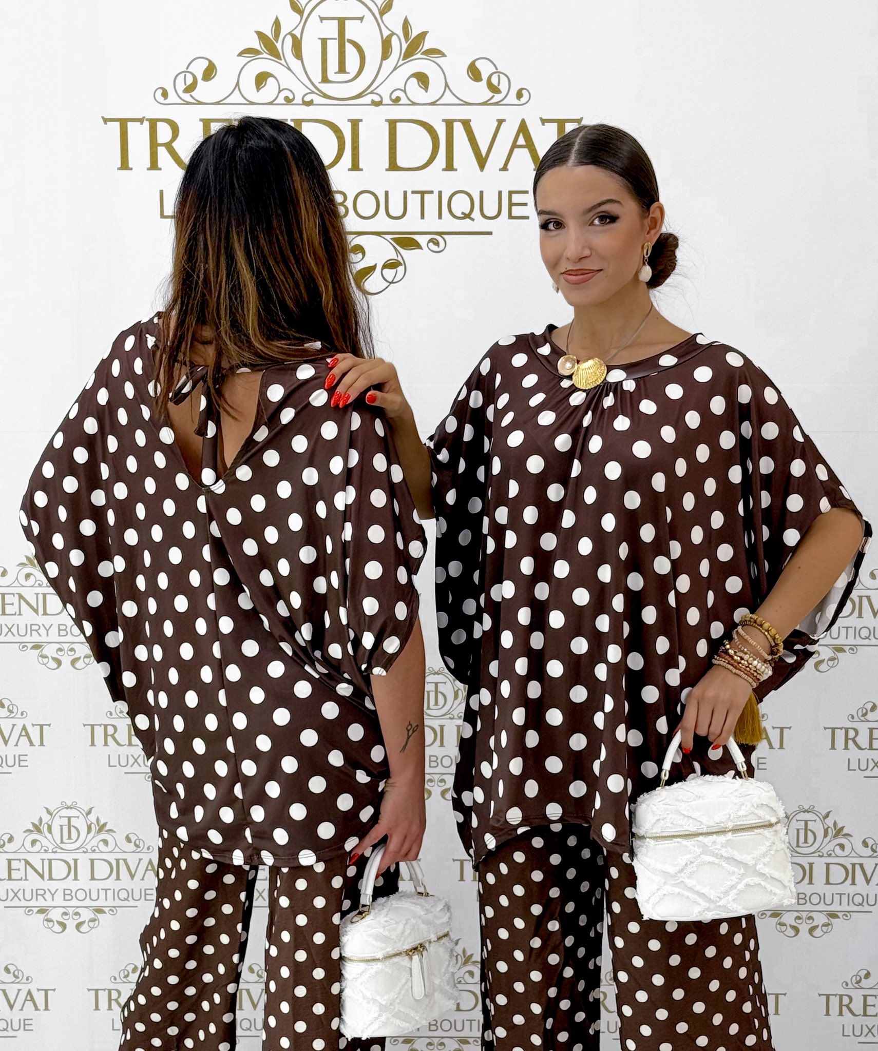 Extra bő fazonú, hideg selyem hatású, hátul masnira köthető, pöttyös tunika - Image 2