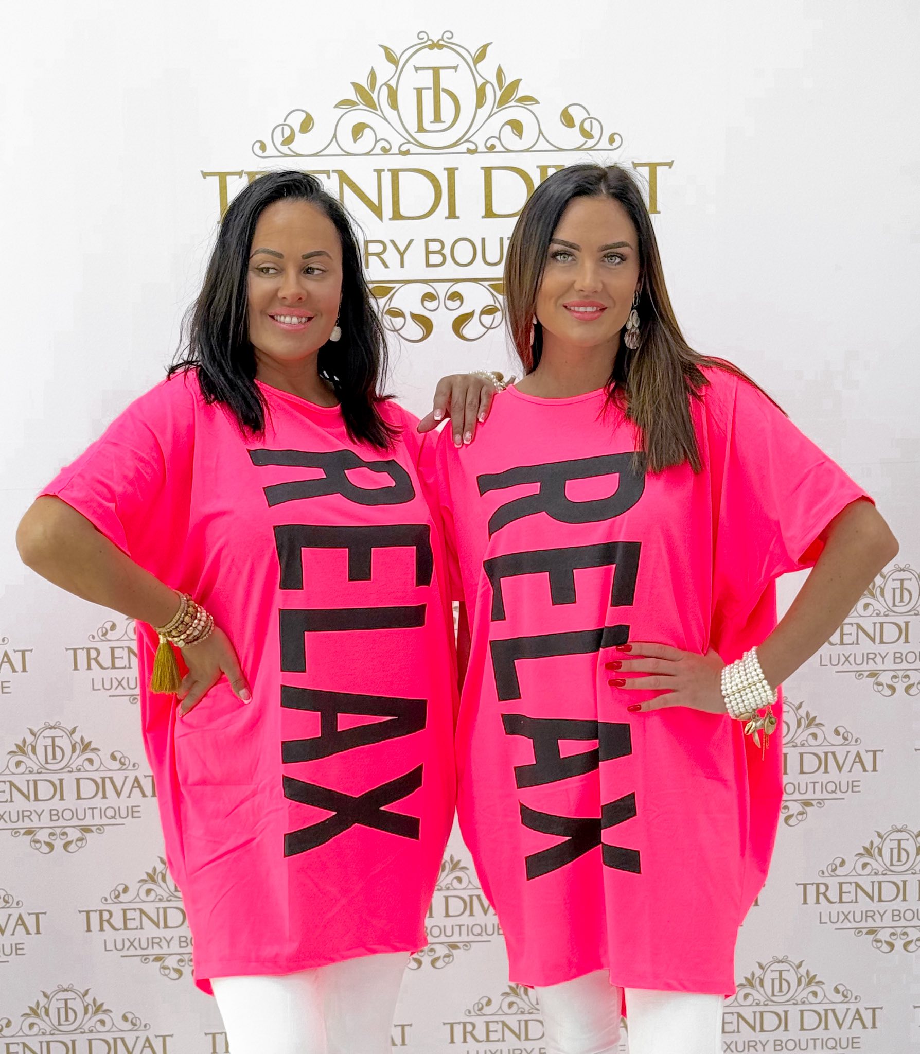 Laza fazonú, elől rövidebb fazonú, "Relax" feliratos tunika - Image 4