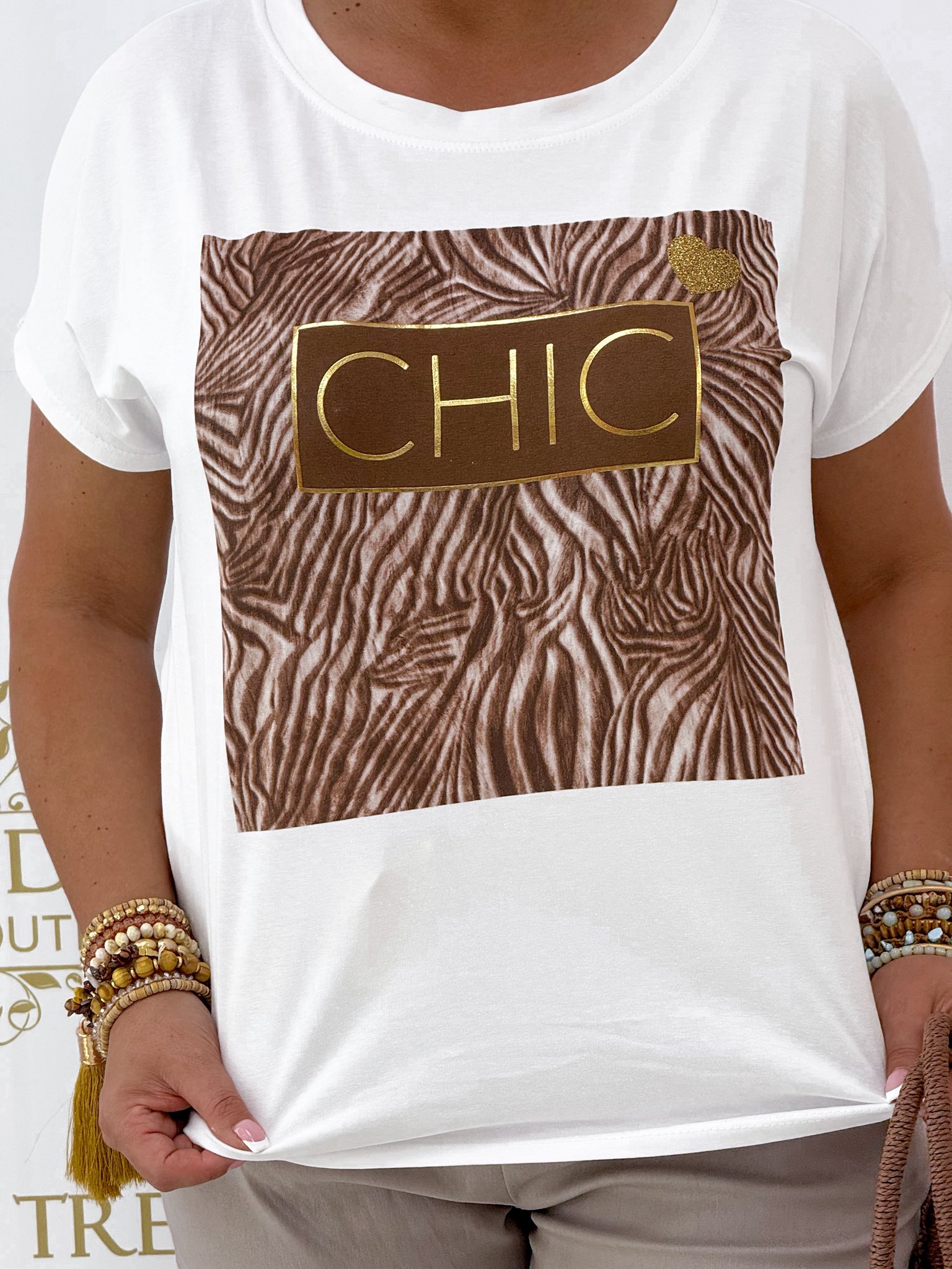 Plus size, "CHIC" feliratos, különleges mintázatú felső - Image 2