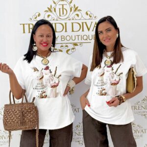 Laza fazonú, kövekkel díszített, fagylalt mintázatú felső