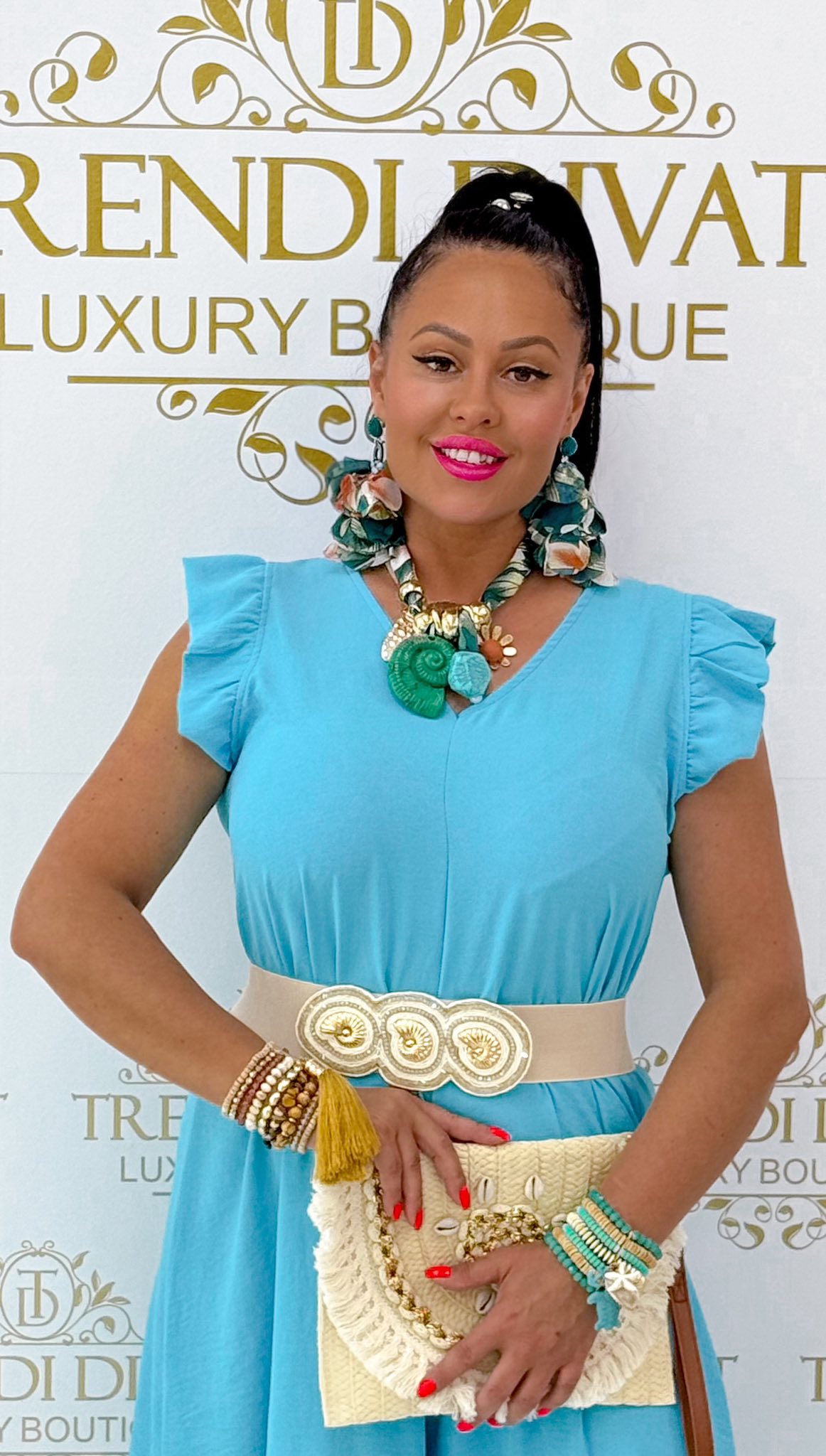 Nyitott hátú, fodros vállú, muszlin anyagú palazzo overál - Image 44