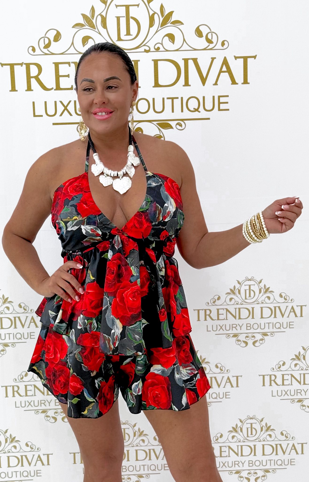 Rózsa mintázatú, nyakbakötős, fodros overál - Image 4