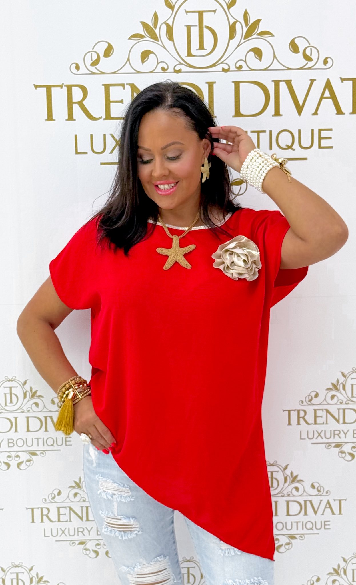 Oldalt megkötős, lenge anyagú, virágos brossal díszített felső - Image 30