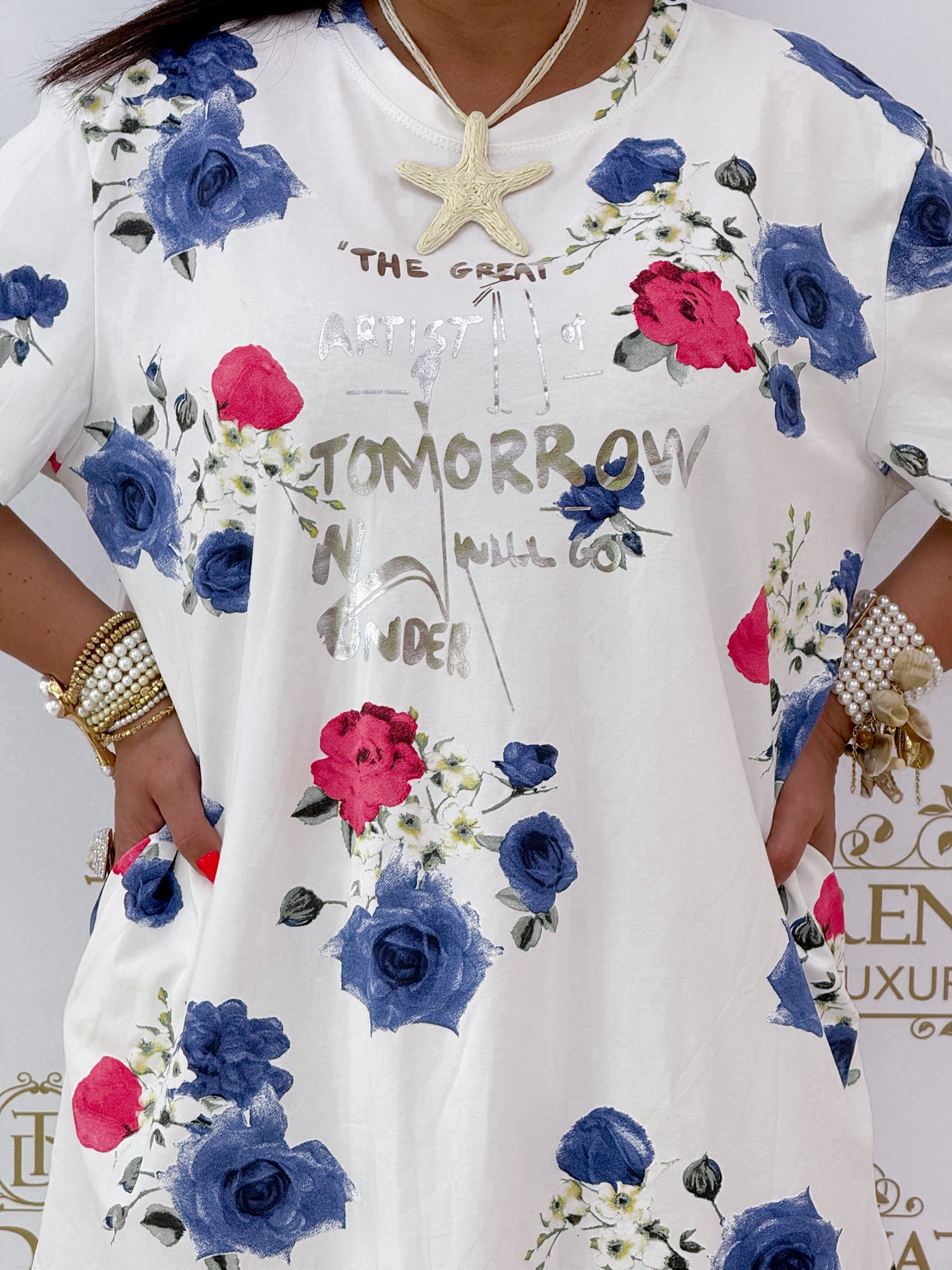 Feliratos, rózsa mintázatú zsebes tunika - Image 4