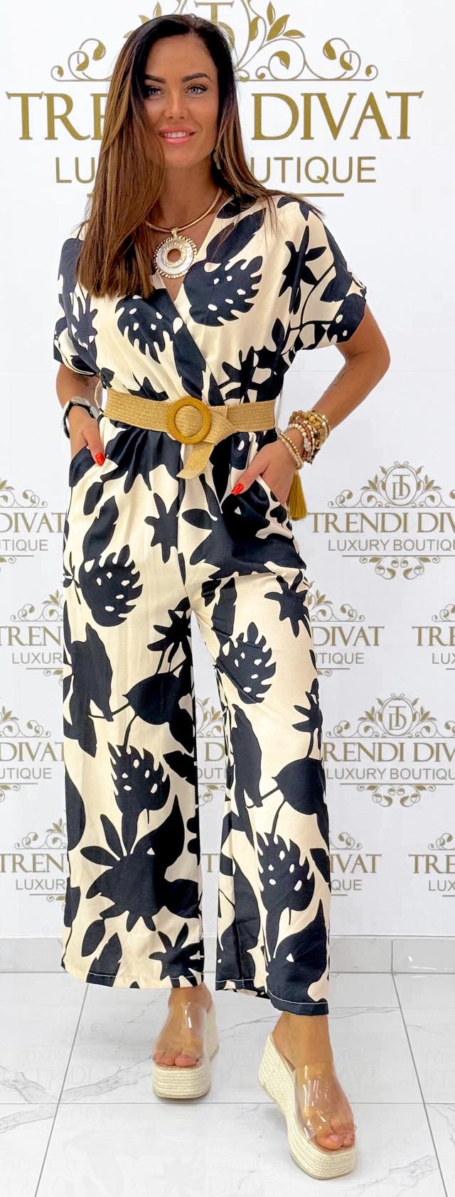 Átlapolt V-nyakú, levél mintázatú palazzo overál, ajándék övvel - Image 4