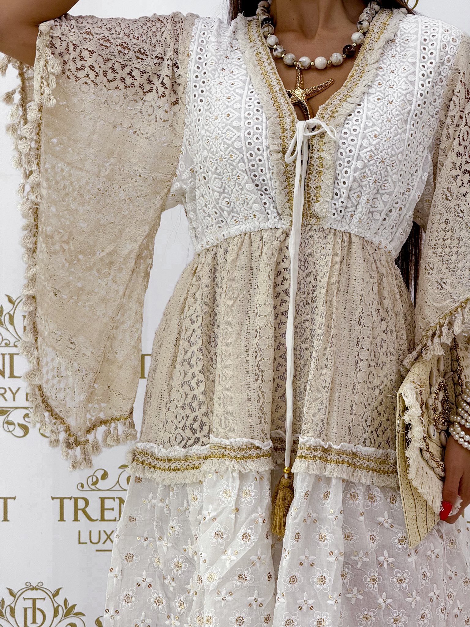 Különleges madeira hímzett csipkés kis ruha - Image 4