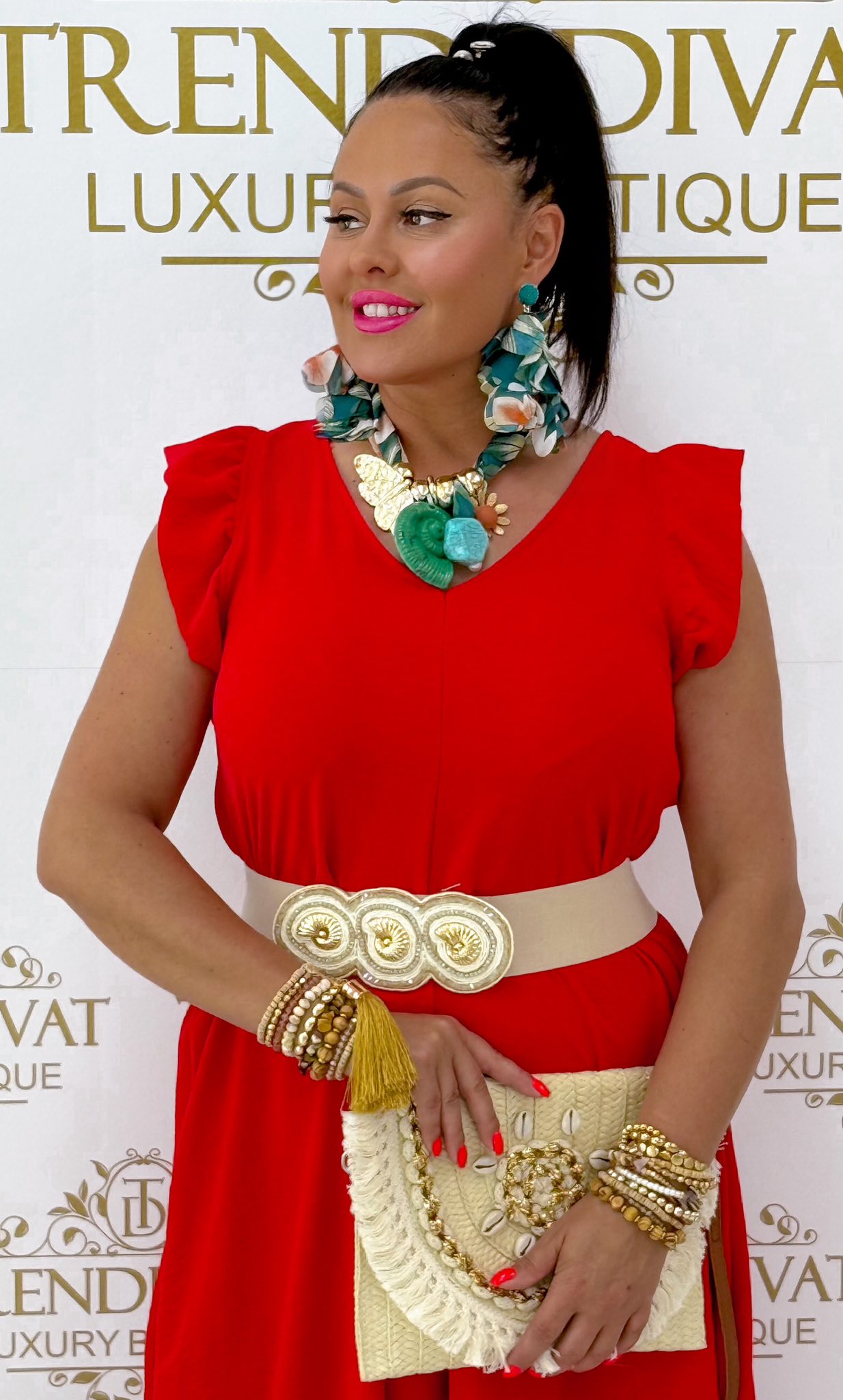 Nyitott hátú, fodros vállú, muszlin anyagú palazzo overál - Image 48