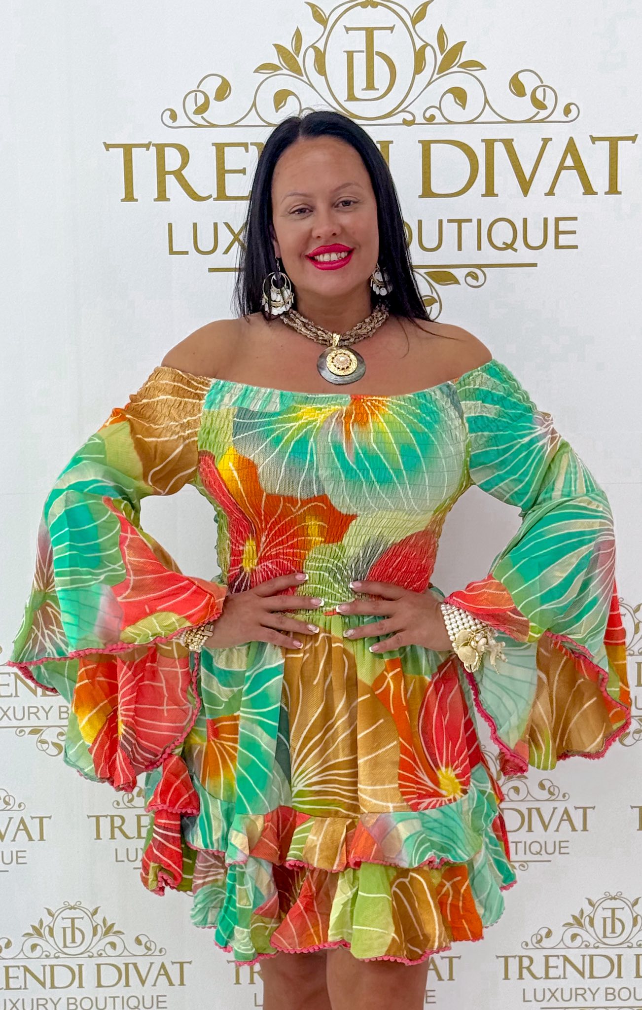 Egyedi tölcsér ujjú, mell résznél gumírozott, mintás fodros kis ruha - Image 5