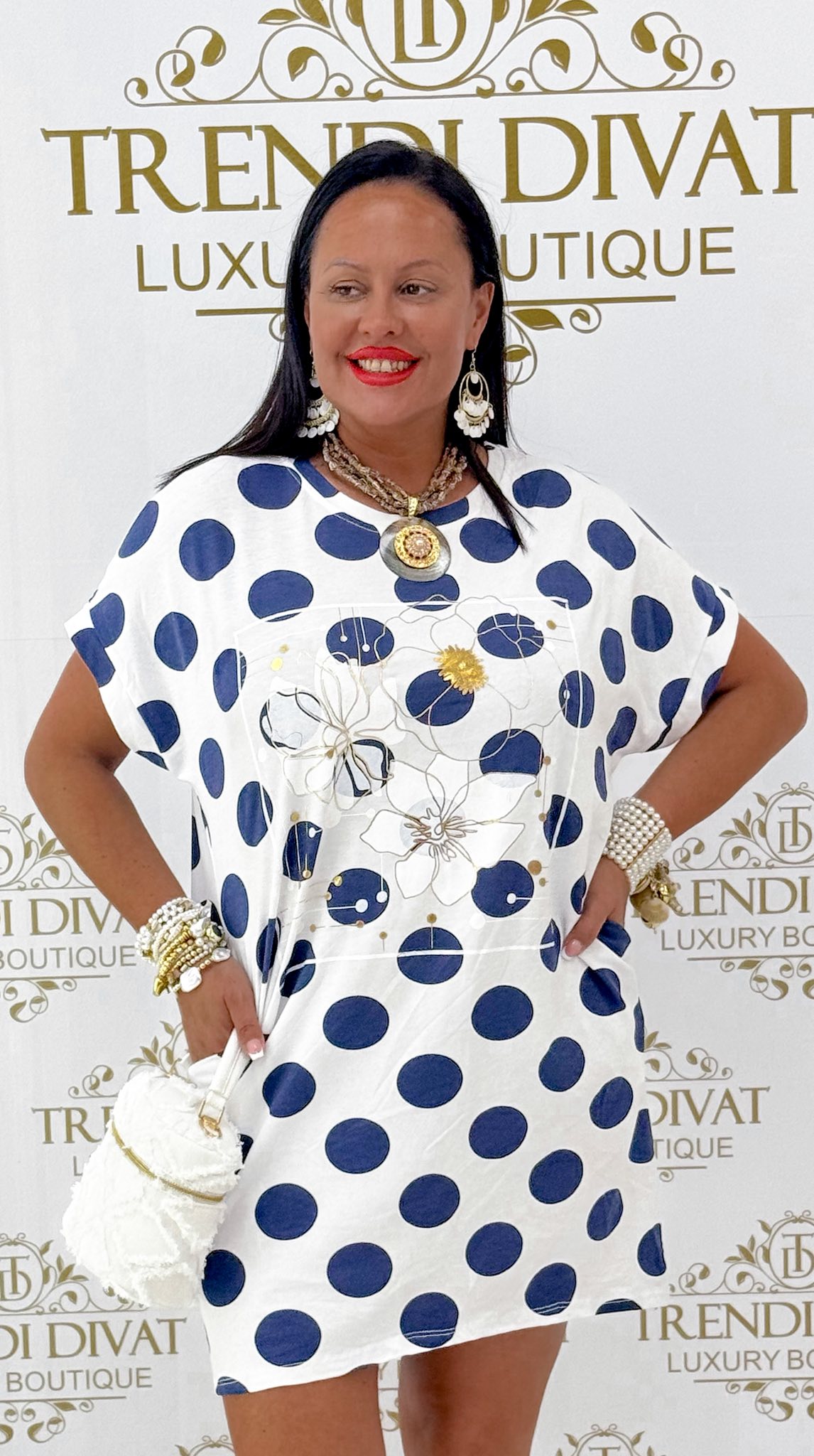 Pöttyös & virág mintázatú, elől rövidebb fazonú, zsebes tunika - Image 5