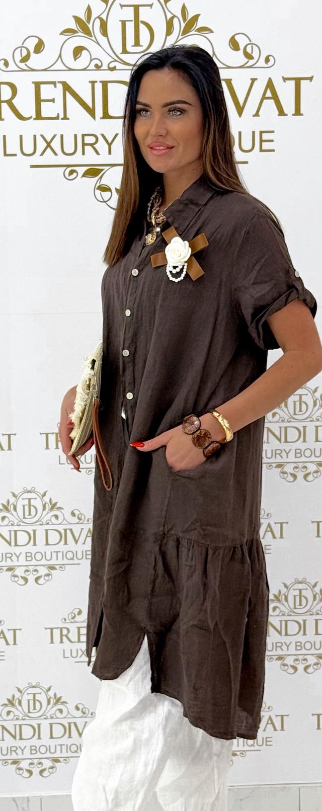 Lenvászon hatású galléros ing tunika, virágos kitűzővel - Image 9