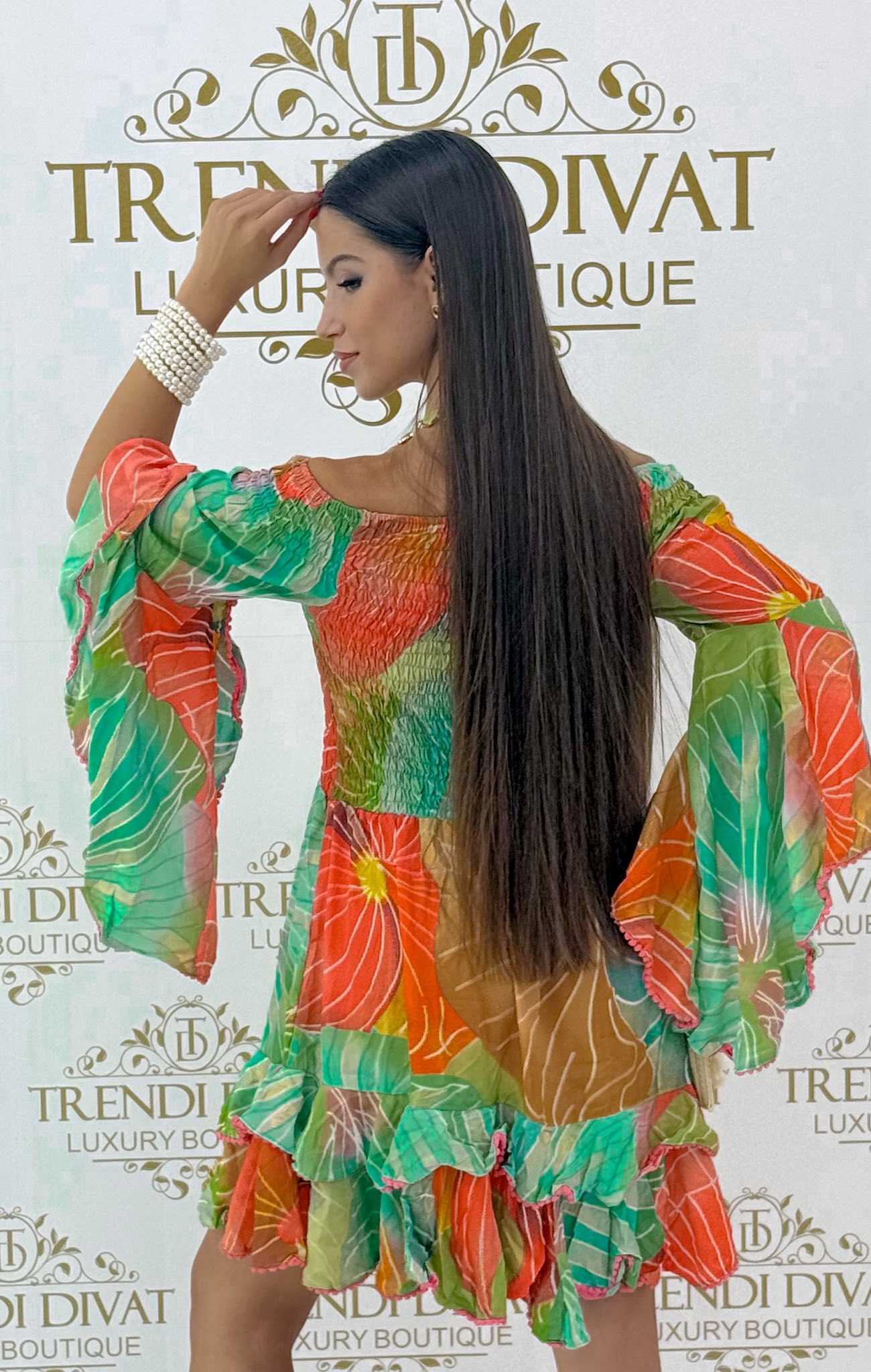 Egyedi tölcsér ujjú, mell résznél gumírozott, mintás fodros kis ruha - Image 8