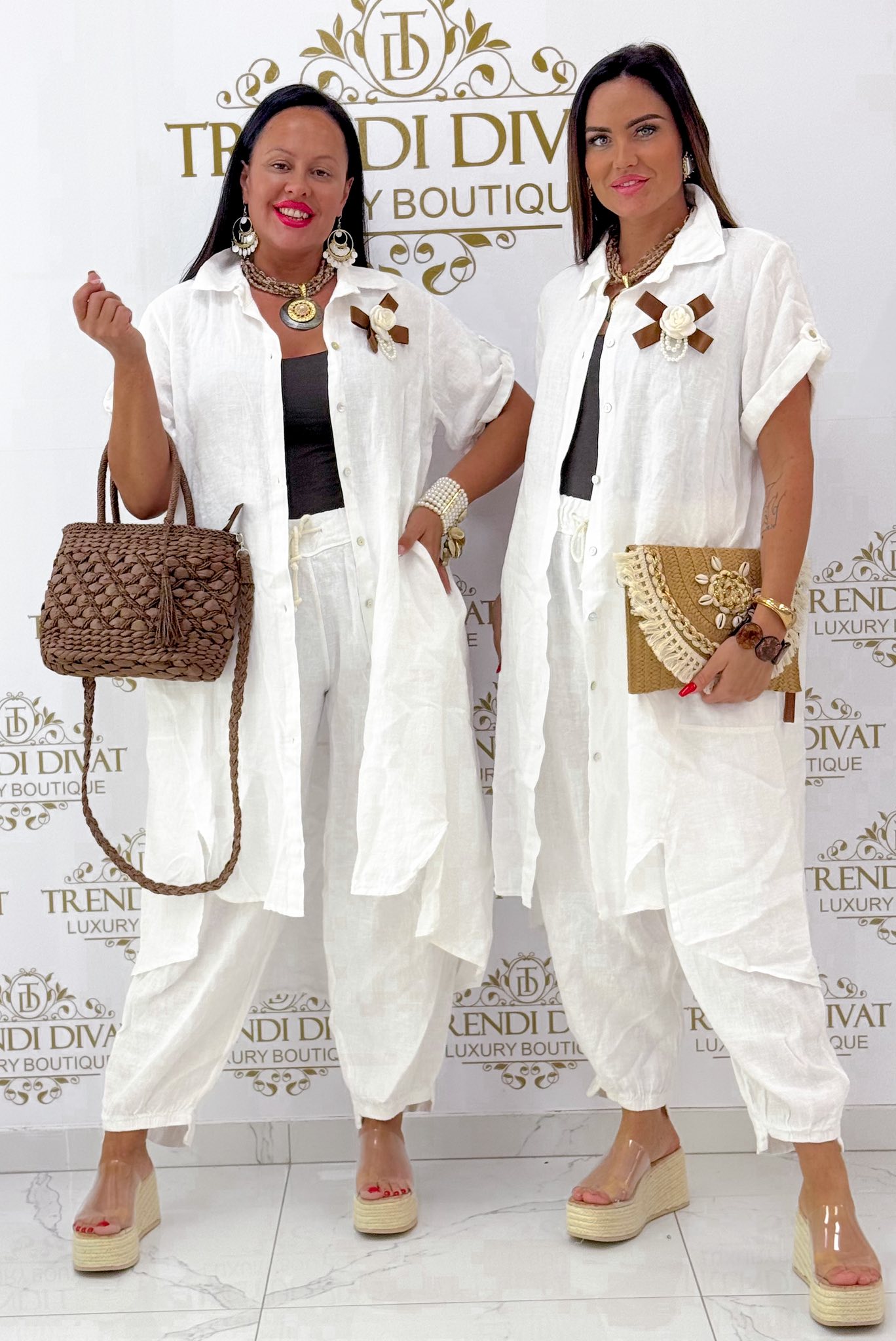 Lenvászon hatású galléros ing tunika, virágos kitűzővel - Image 11