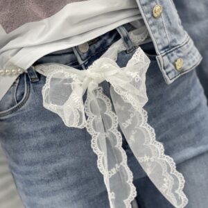 Csipkés-gyöngyös megkötős öv